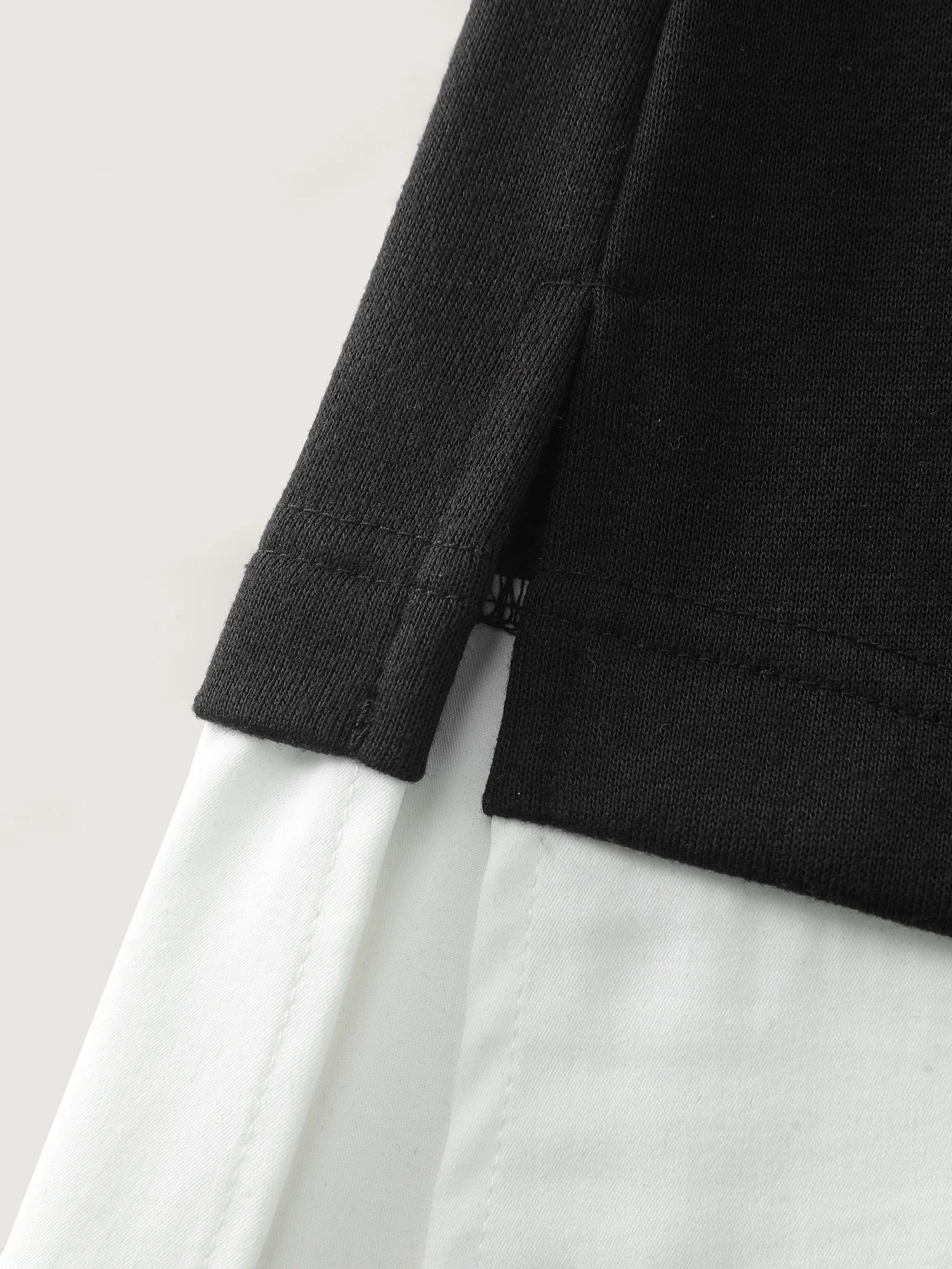 2-in-1 Layered Contrast Collar Sweatshirt - Image 5