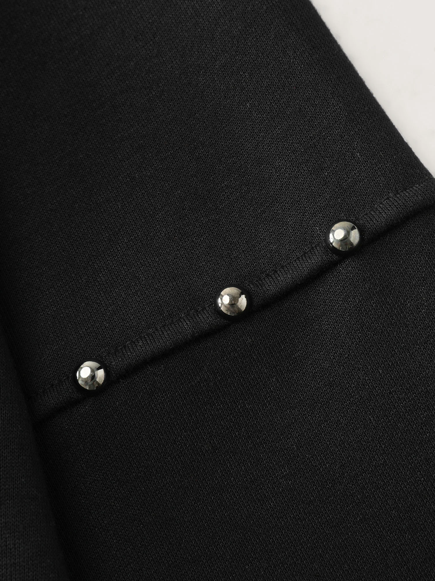 2-in-1 Layered Contrast Collar Sweatshirt - Image 6