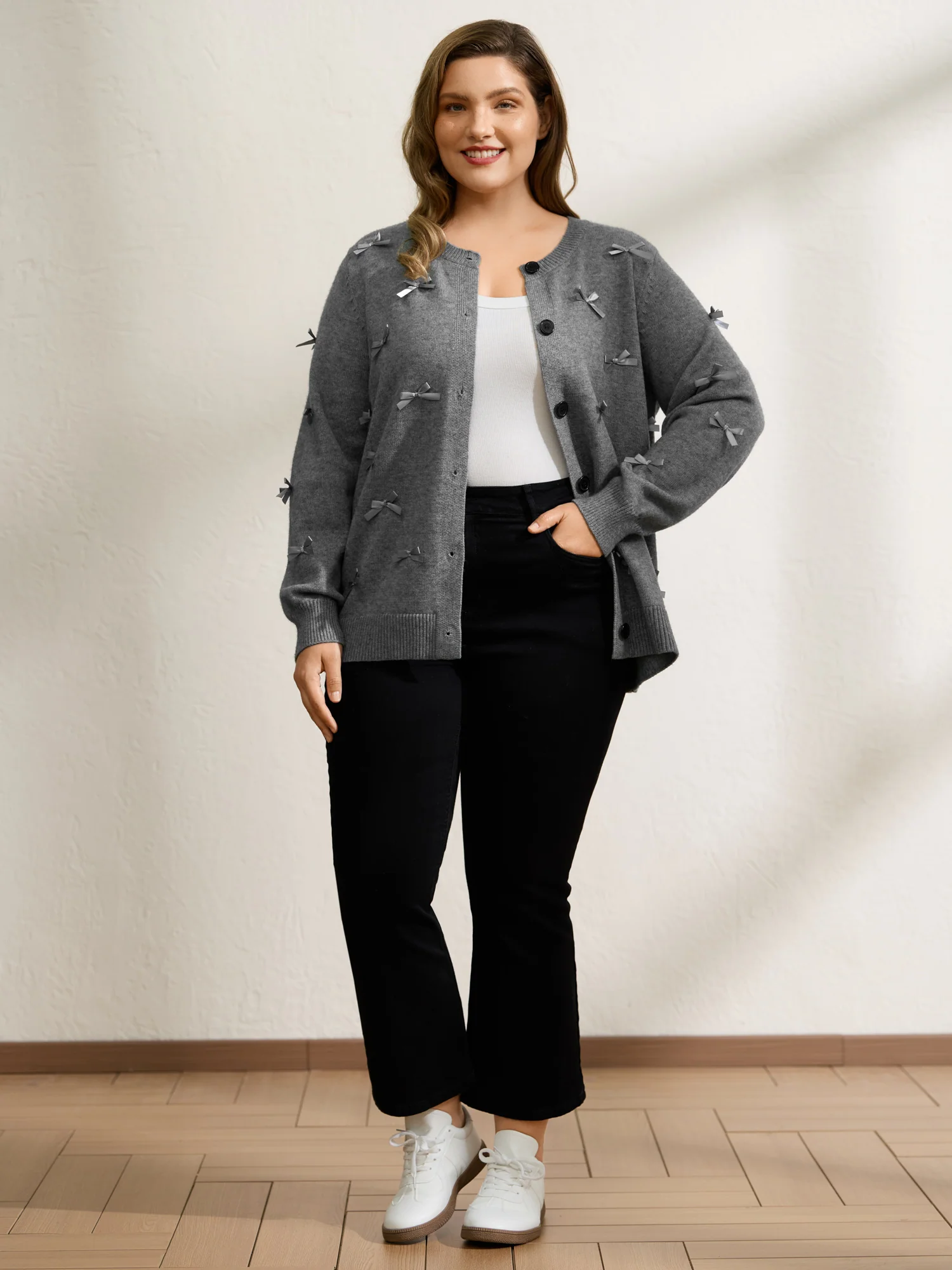 3D Bowknot Round Neck Knit Cardigan - Image 3