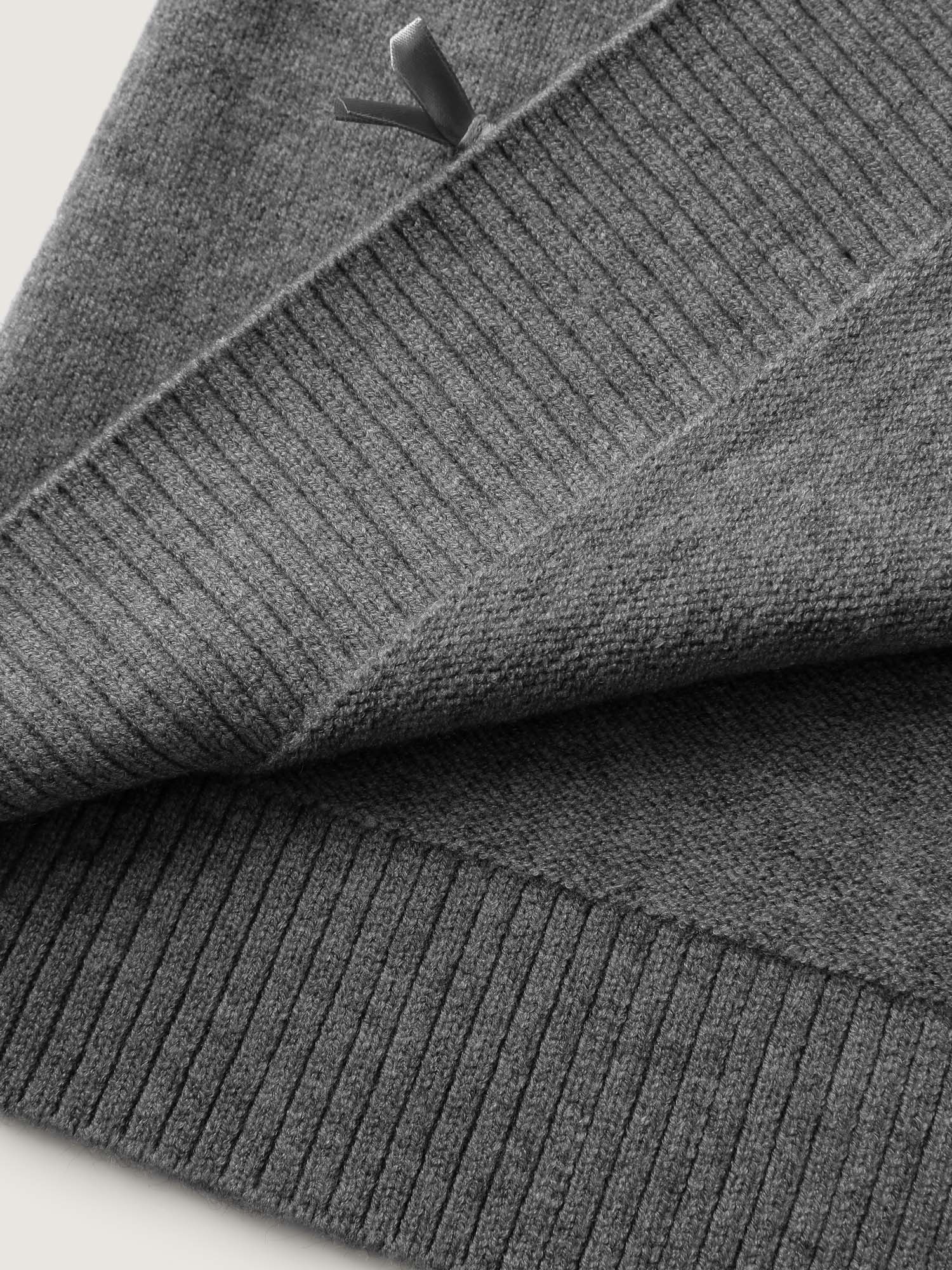 3D Bowknot Round Neck Knit Cardigan - Image 7