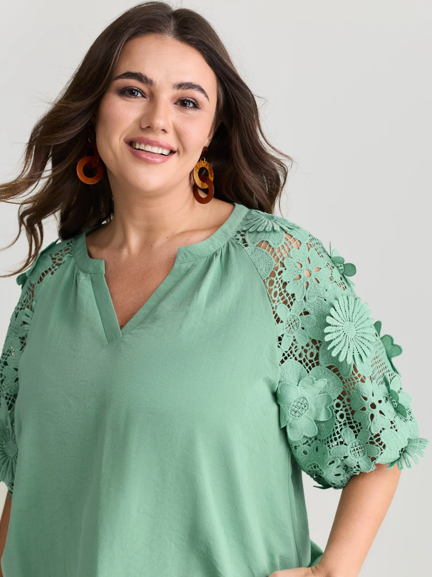 3D Floral Sleeve Spliced Flowy Blouse - Image 15