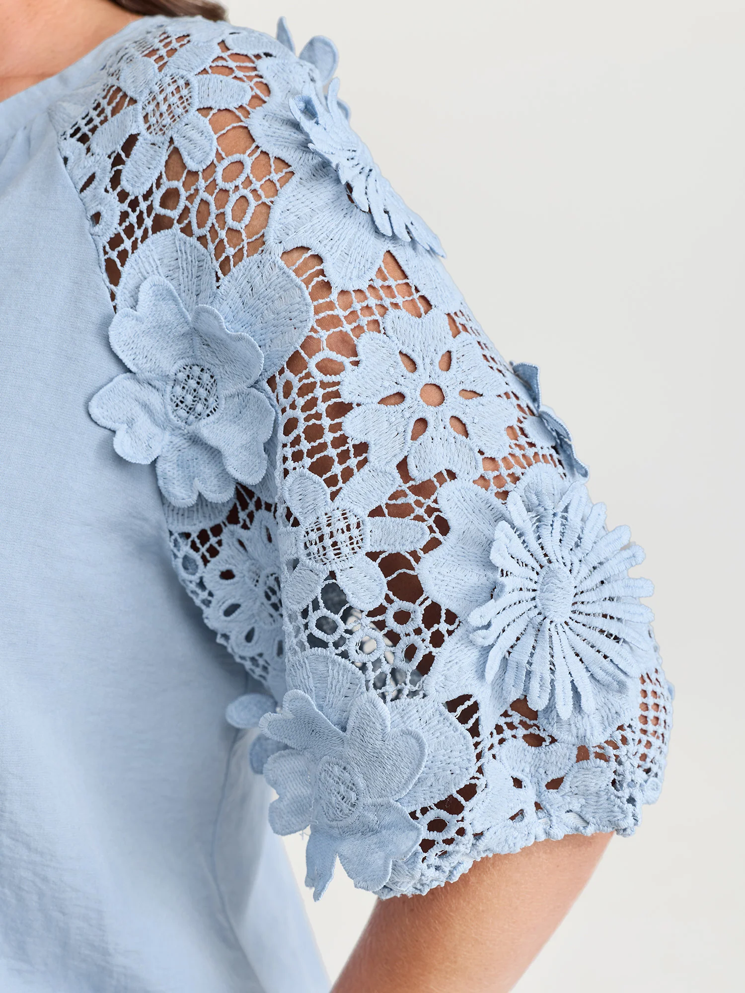 3D Floral Sleeve Spliced Flowy Blouse - Image 4
