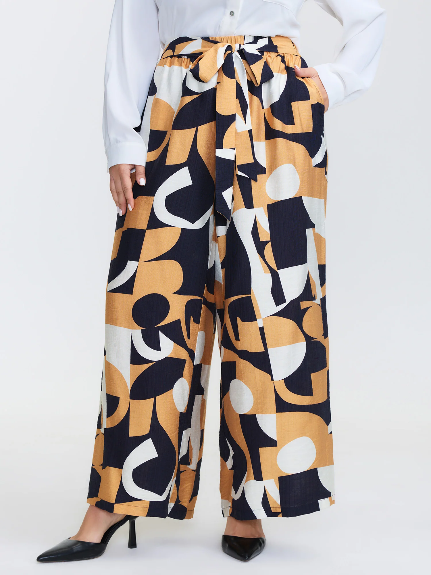 Abstract Print Belted Wide-Leg Pants - Image 4