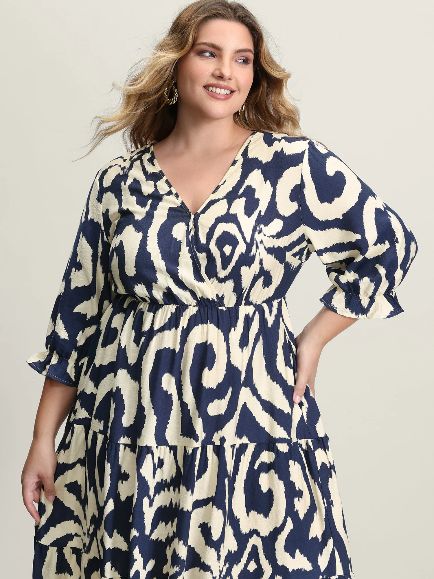 Abstract Print Cinched-Waist Midi Dress - Image 2