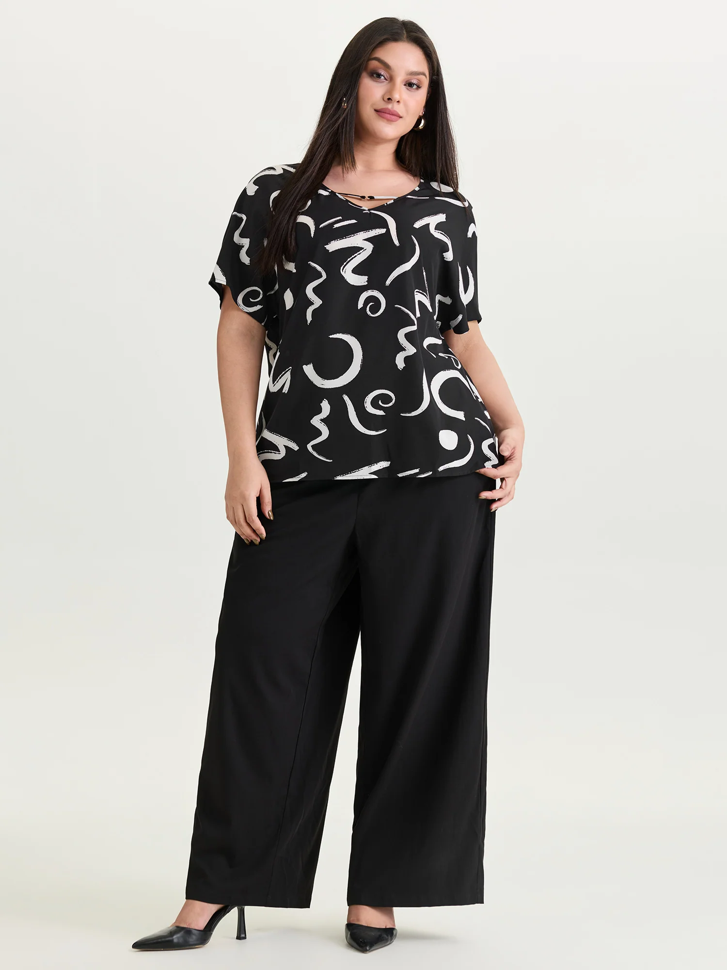 Abstract Print Cut-Out Neckline Blouse - Image 3