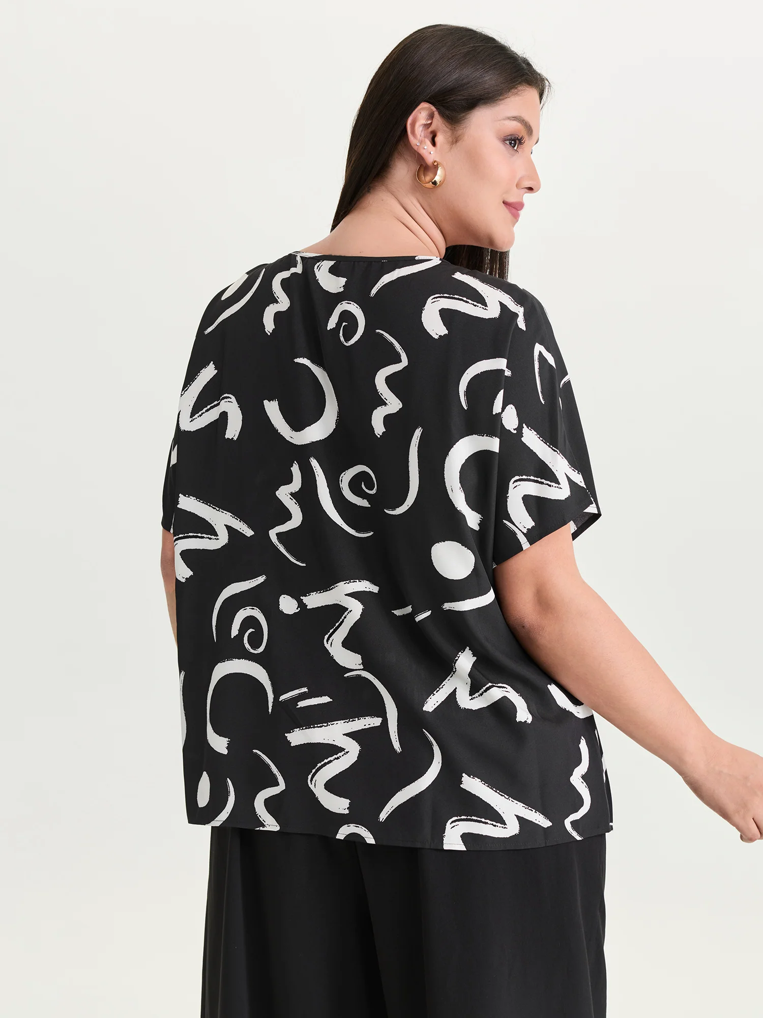 Abstract Print Cut-Out Neckline Blouse - Image 4