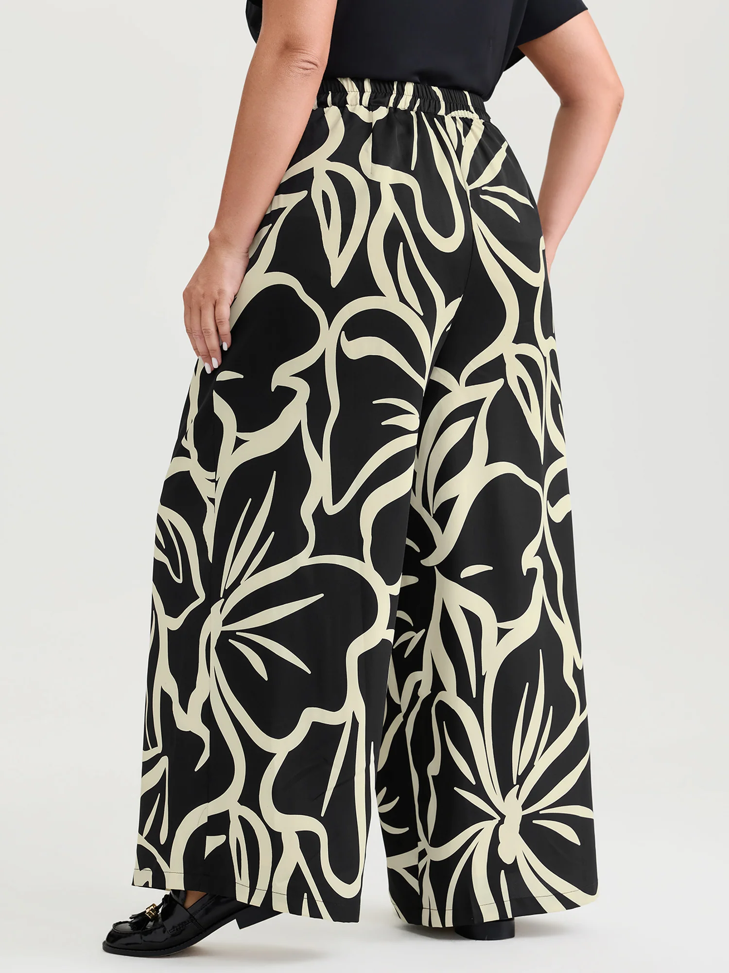 Abstract Print Elastic Waist Wide-Leg Pants - Image 5
