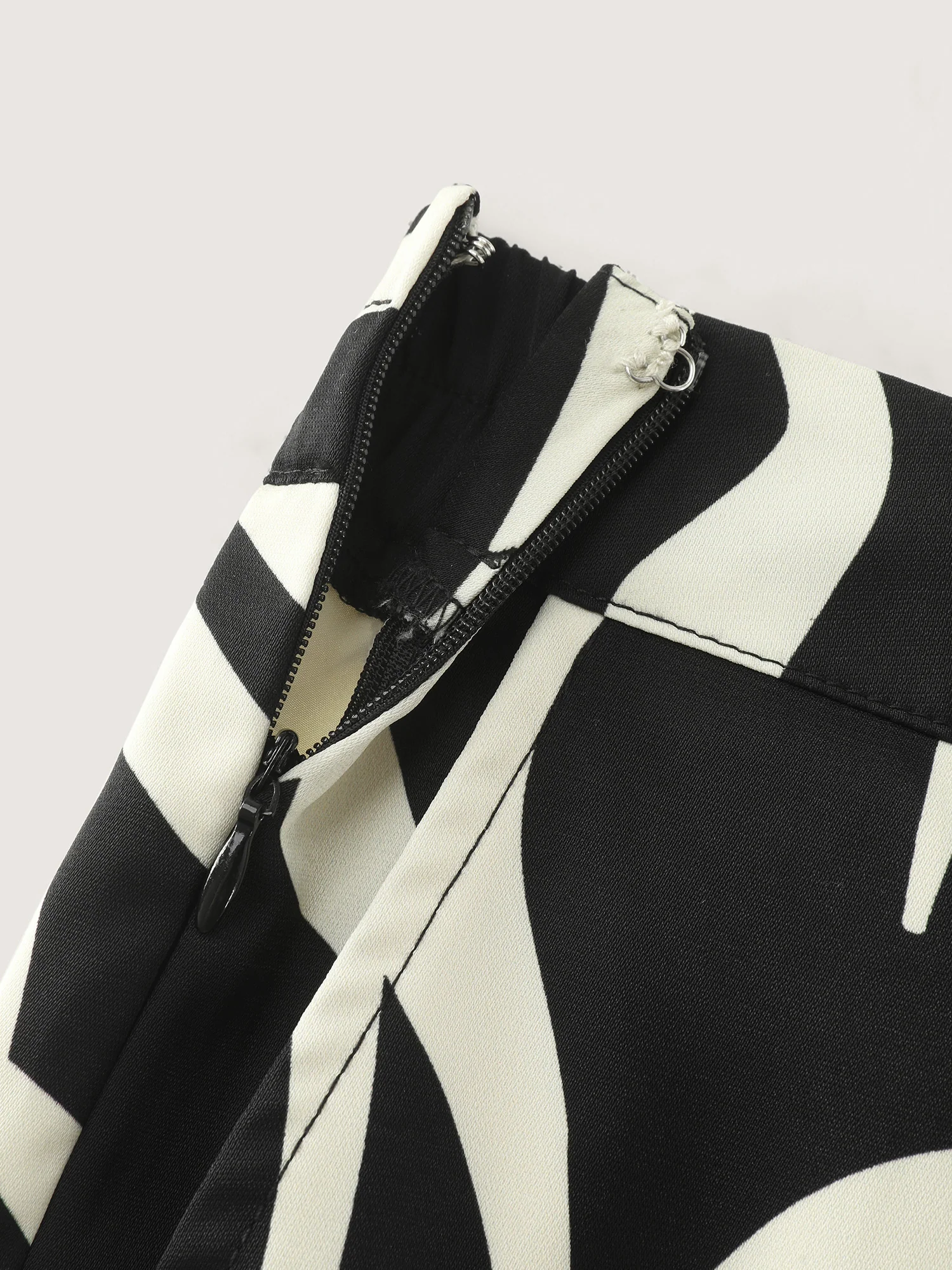 Abstract Print Elastic Waist Wide-Leg Pants - Image 6