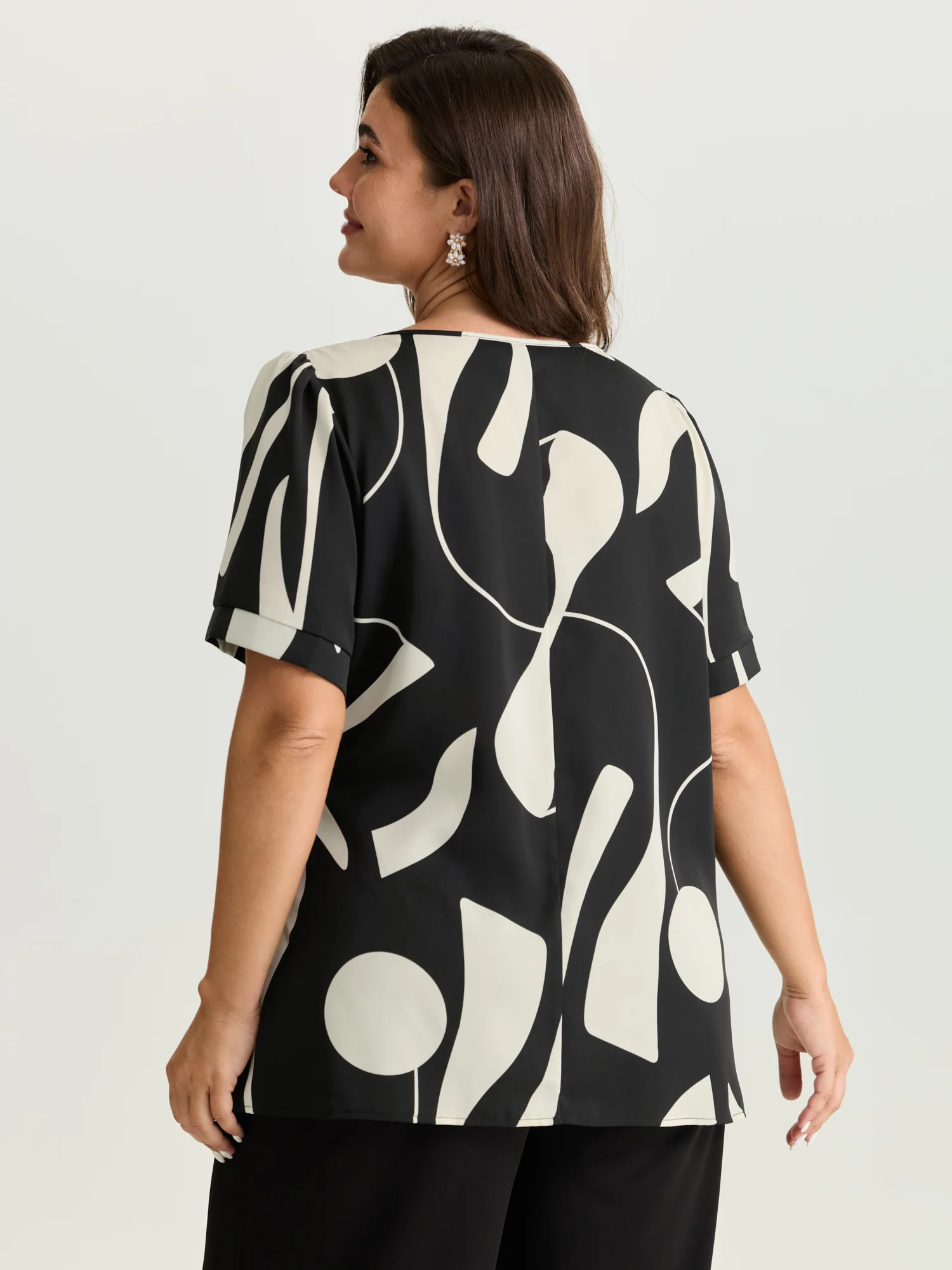 Abstract Print Knotted Blouse - Image 11