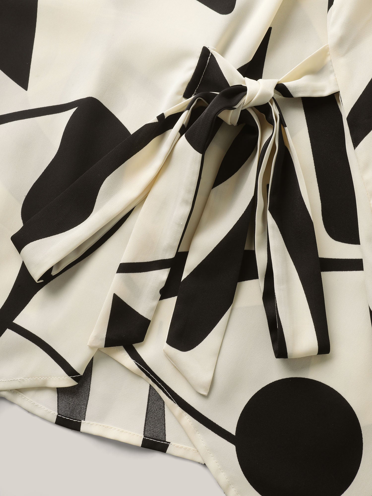 Abstract Print Knotted Blouse - Image 5
