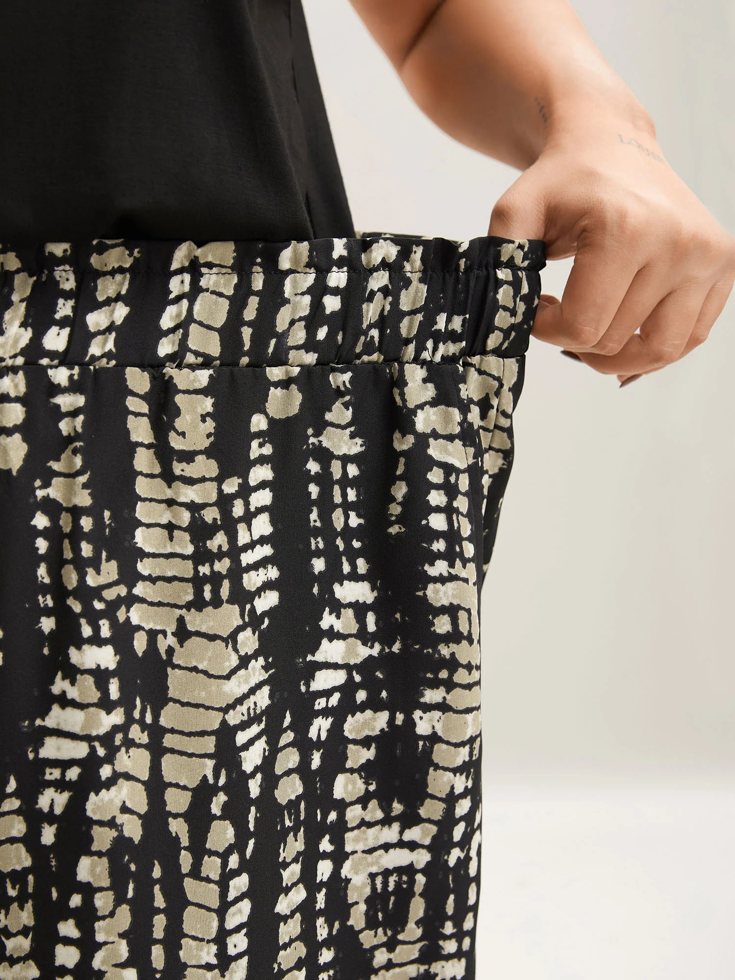 Abstract Tie-Dye Wide-Leg Pants - Image 2