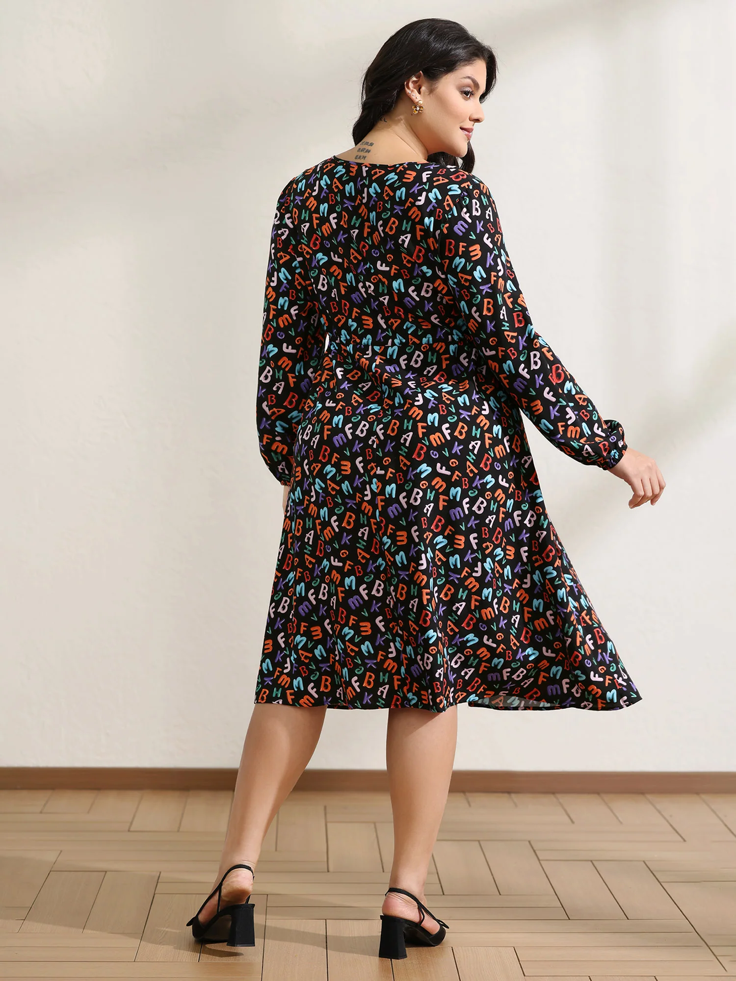 Alphabetical Print Drawstring Adjustable Waist Midi Dress - Image 4