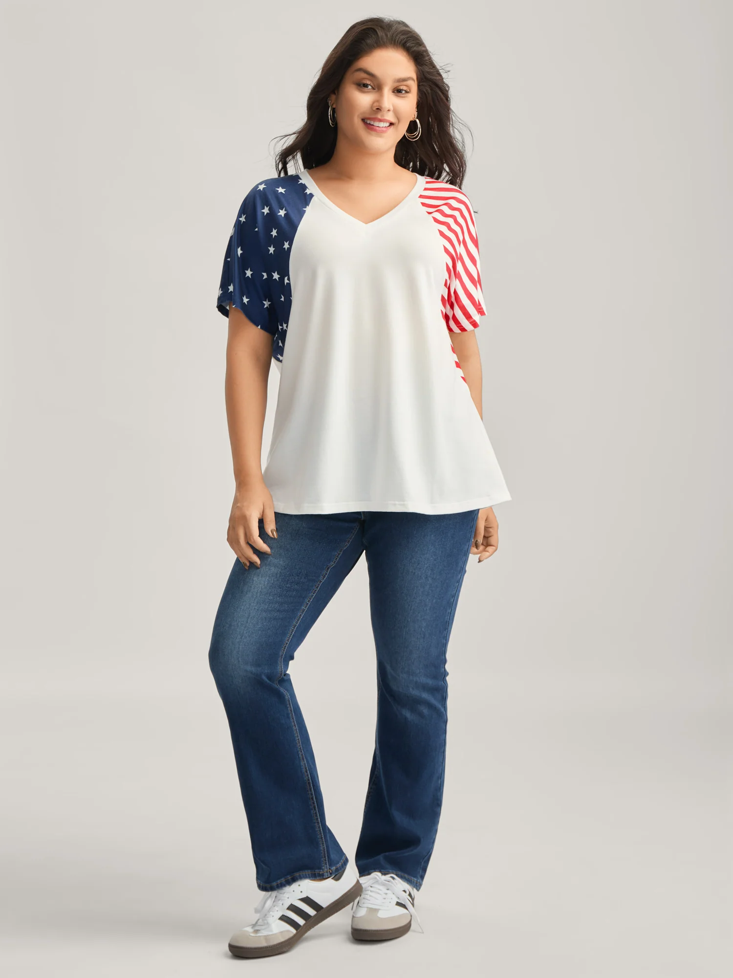 American Flag Print V-Neck T-Shirt - Image 4