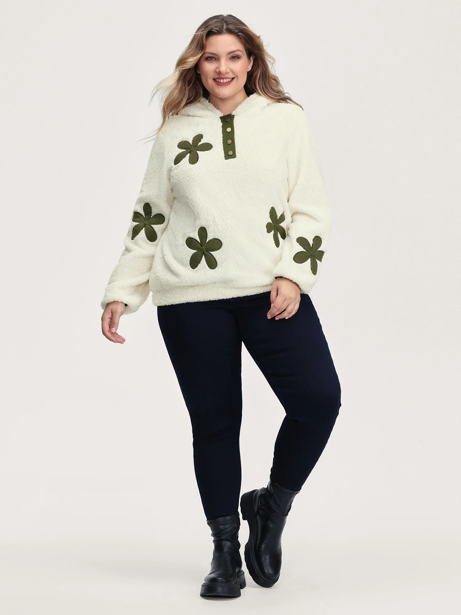 Applique Embroidery Color Contrast Hoodie - Image 3
