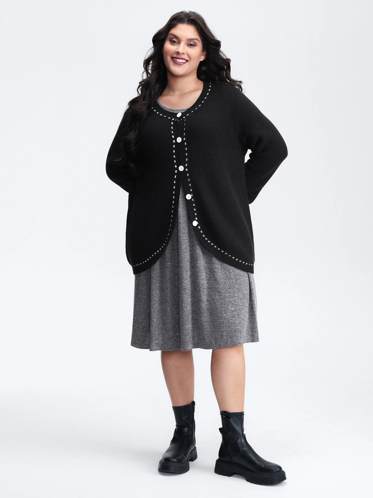 Arc Hem Textured Color Contrast Knit Cardigan - Image 3