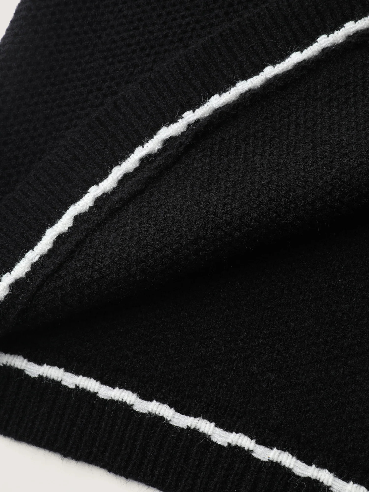 Arc Hem Textured Color Contrast Knit Cardigan - Image 7