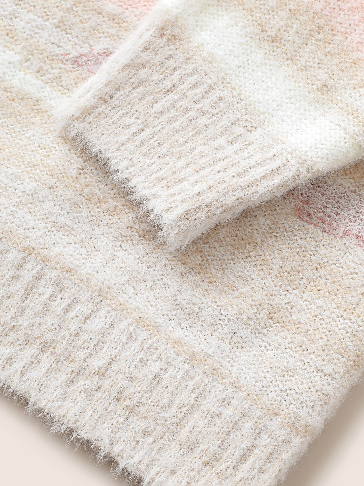Asymmetrical Colorblock Crew Neck Fluffy Pullover - Image 4