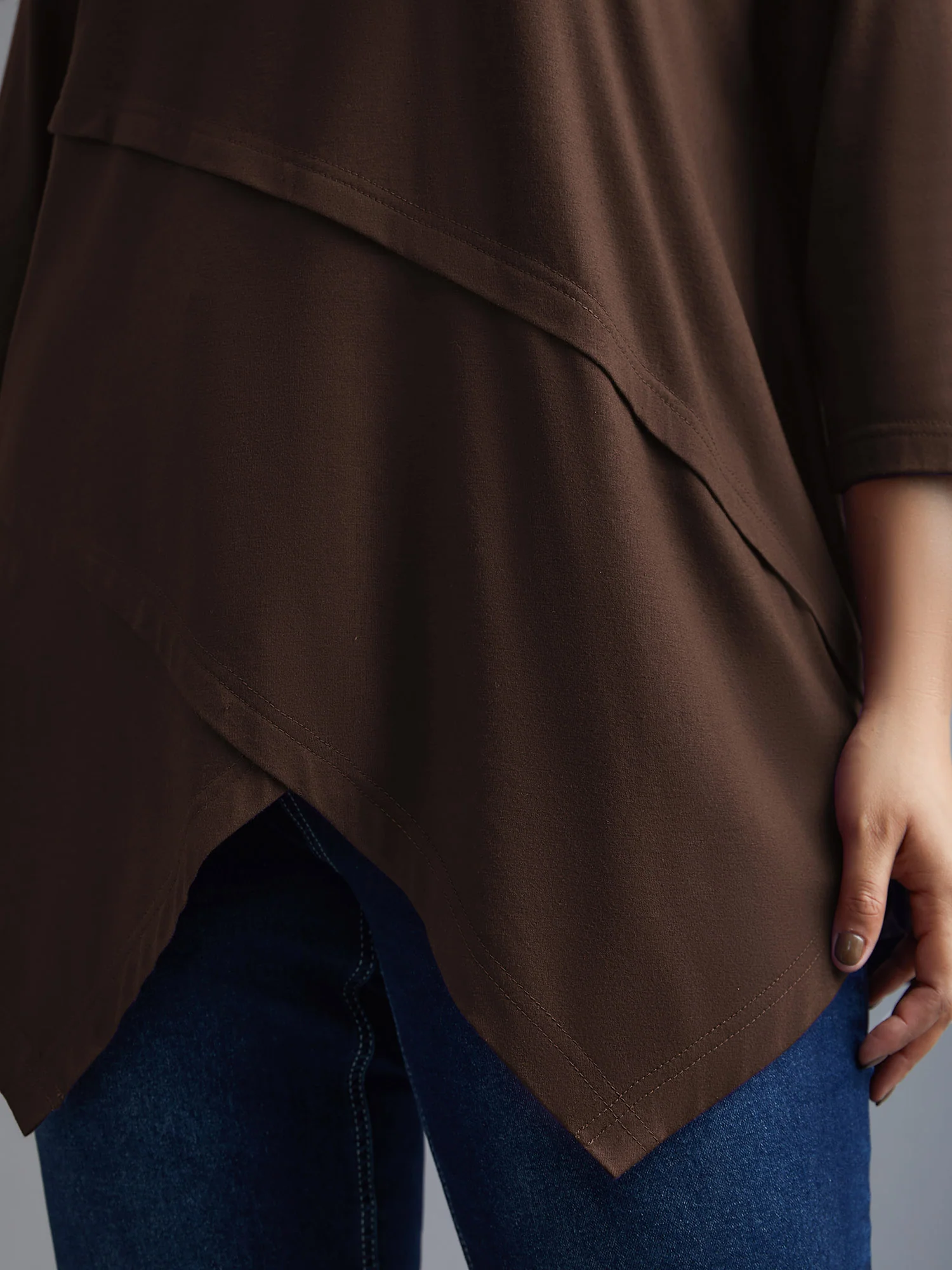 Asymmetrical Hem Overlap Long T-shirt - Image 11
