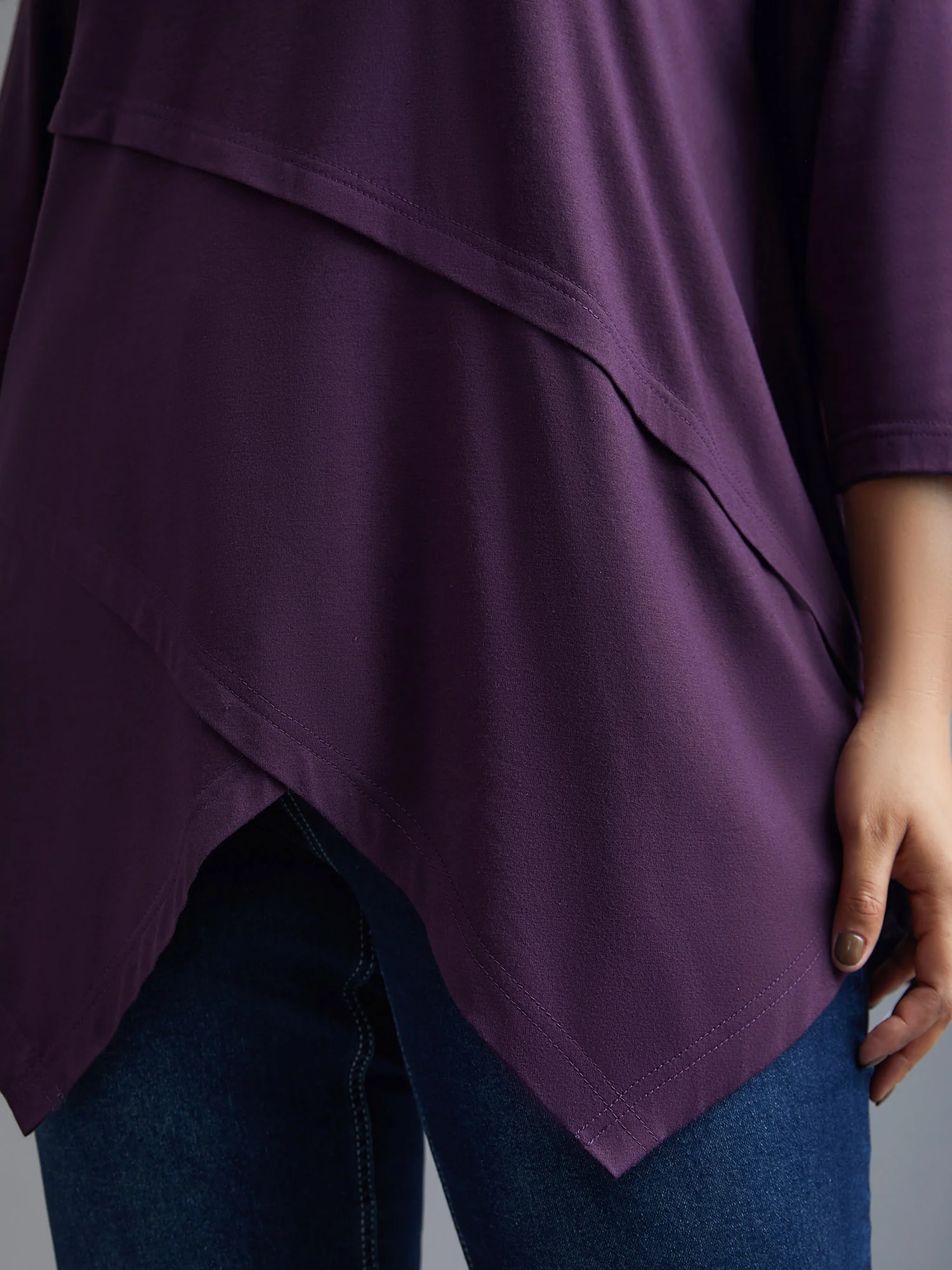 Asymmetrical Hem Overlap Long T-shirt - Image 4