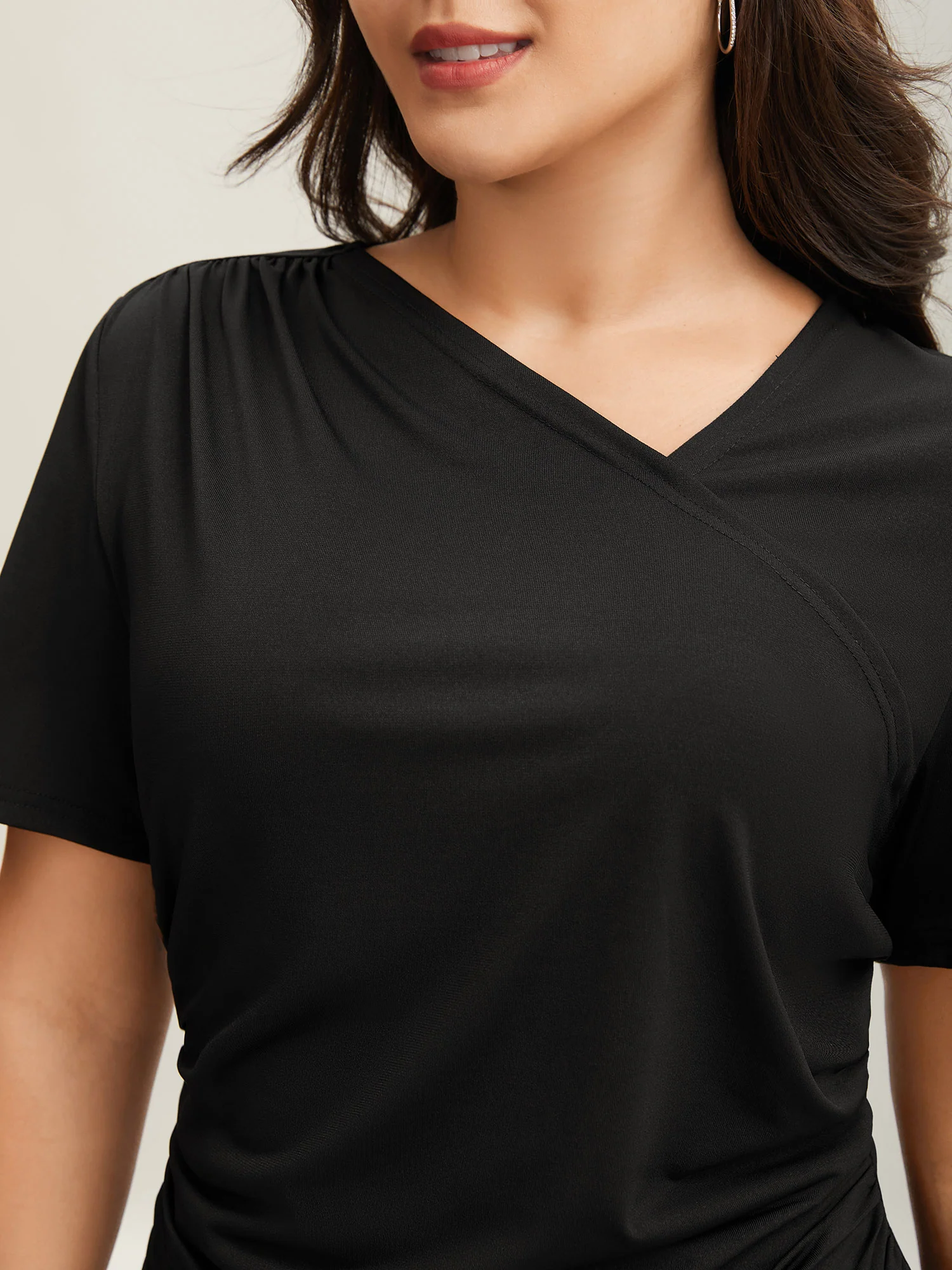 Asymmetrical Neckline Curved Hem Plain T-Shirt - Image 2