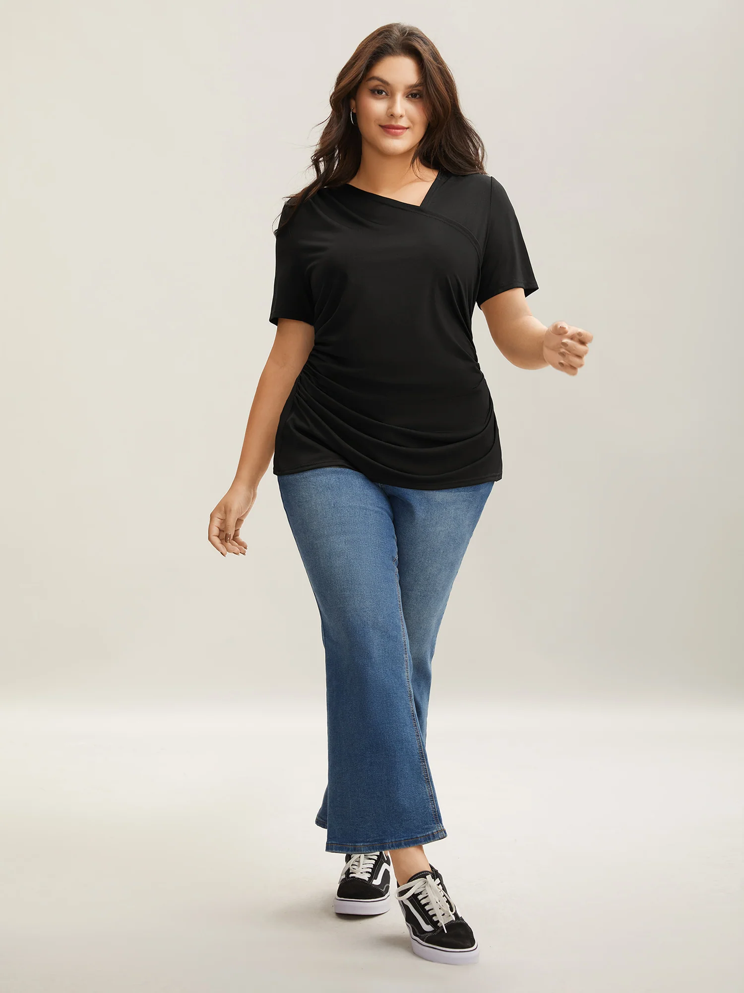 Asymmetrical Neckline Curved Hem Plain T-Shirt - Image 3