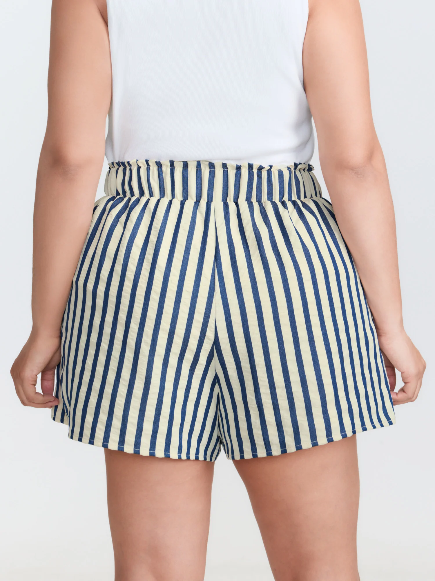 Asymmetrical Stripes Pockets Lined Shorts - Image 5