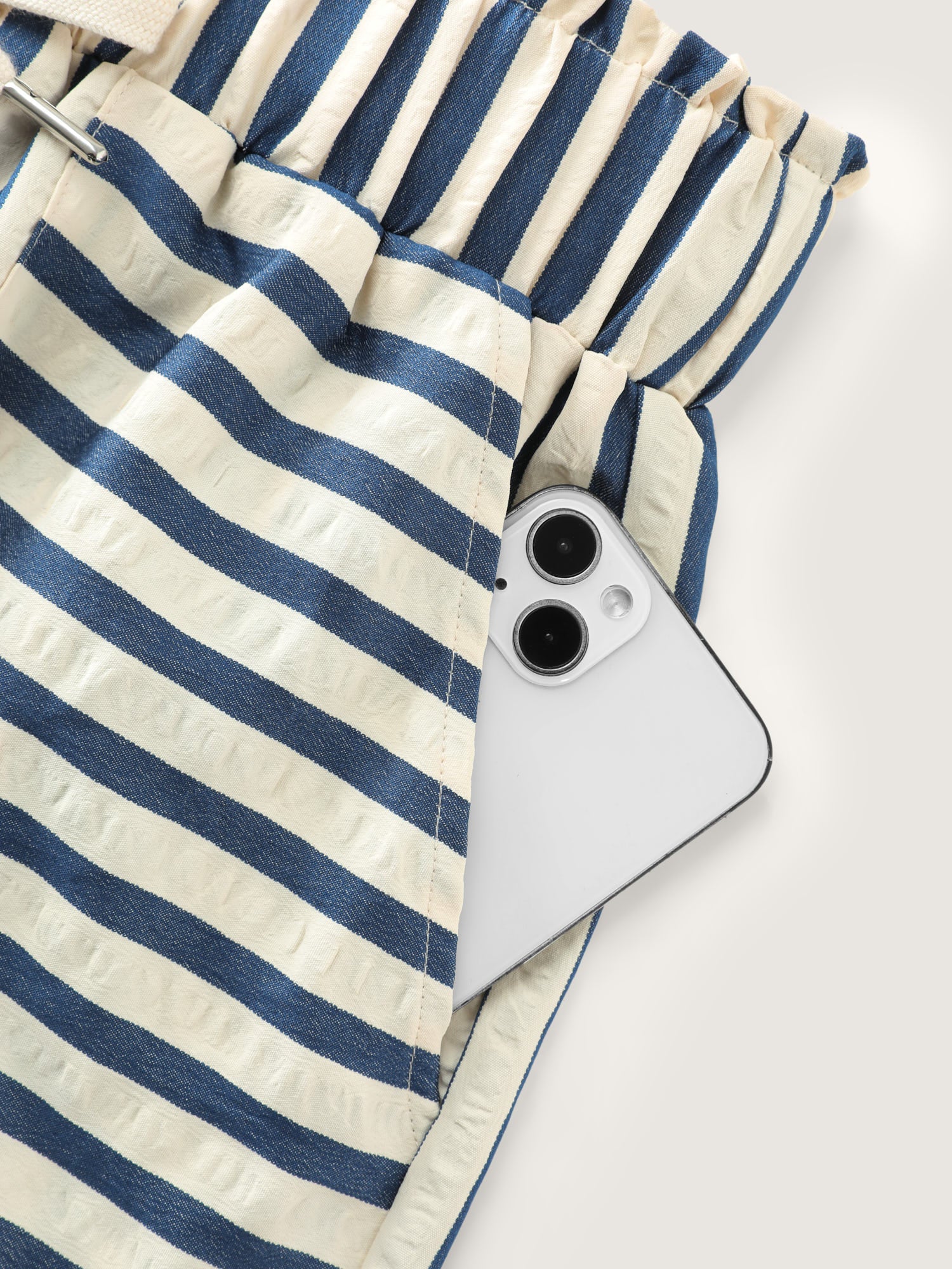 Asymmetrical Stripes Pockets Lined Shorts - Image 6