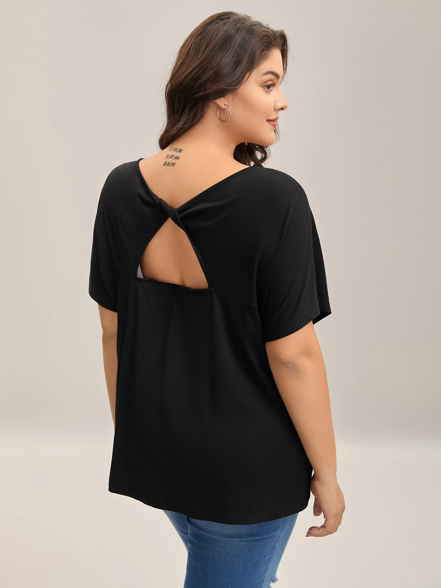 Backless Knotted Plain T-Shirt - Image 4