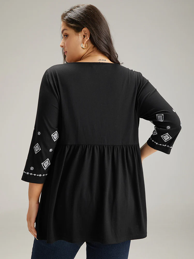 Bandana Embroidered V Neck Gathered T-shirt - Image 2