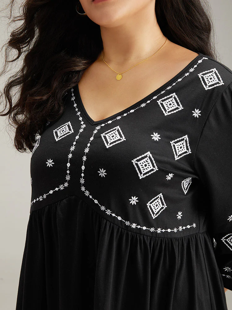 Bandana Embroidered V Neck Gathered T-shirt - Image 6