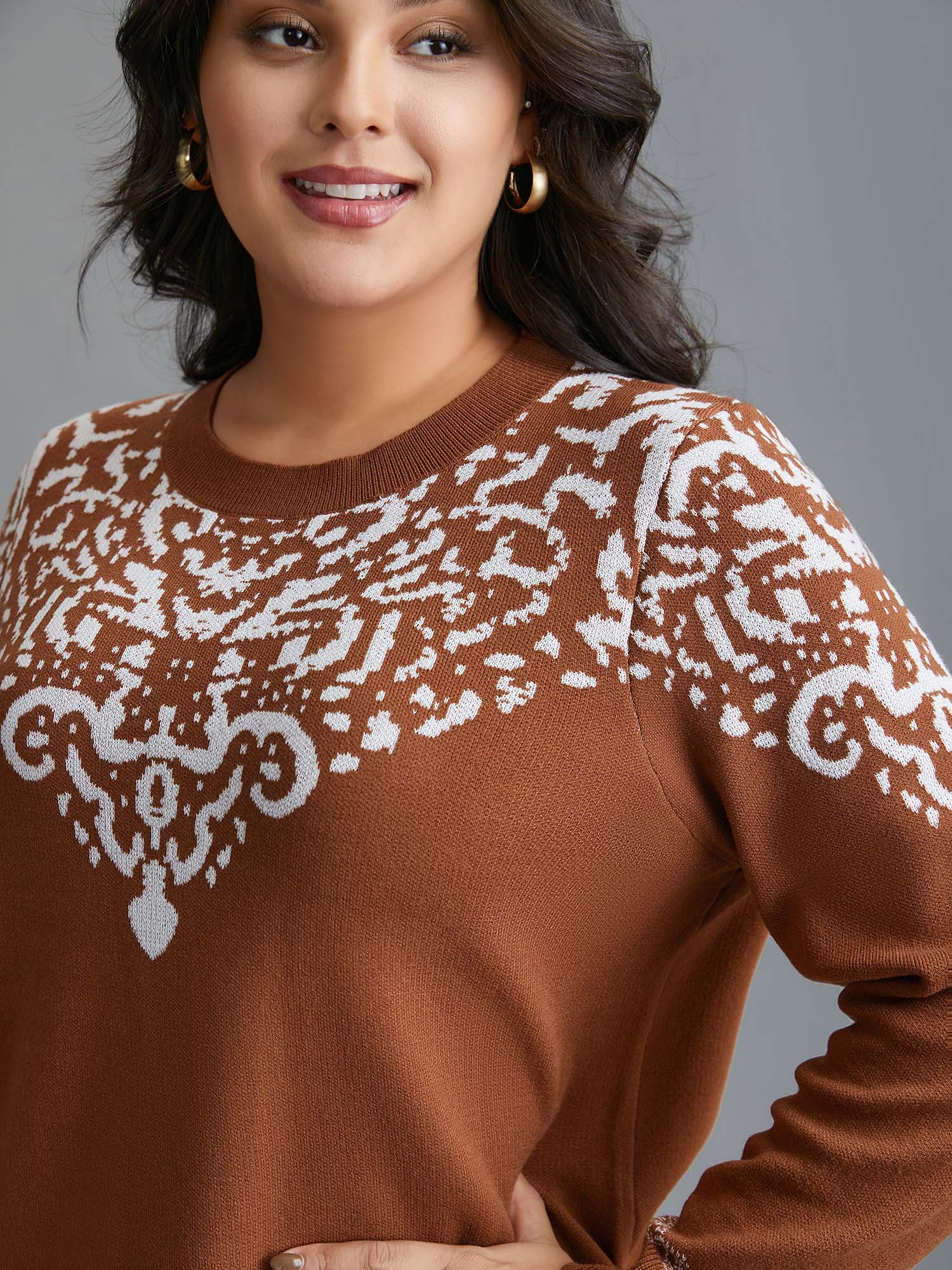 Bandana Jacquard Pattern Round Neck Pullover - Image 5