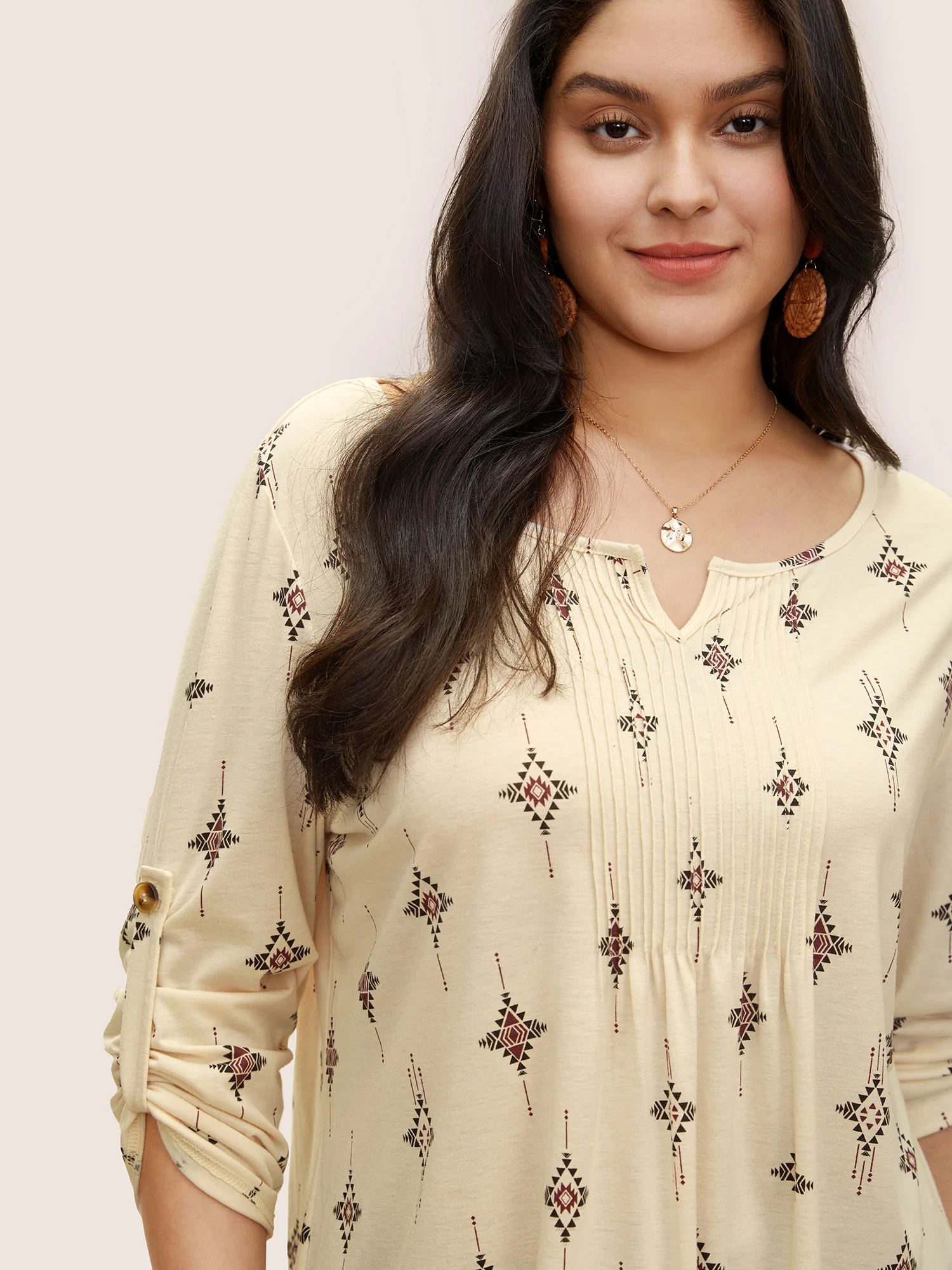 Bandana Print Notched Pleated Tab Sleeve T-shirt - Image 4