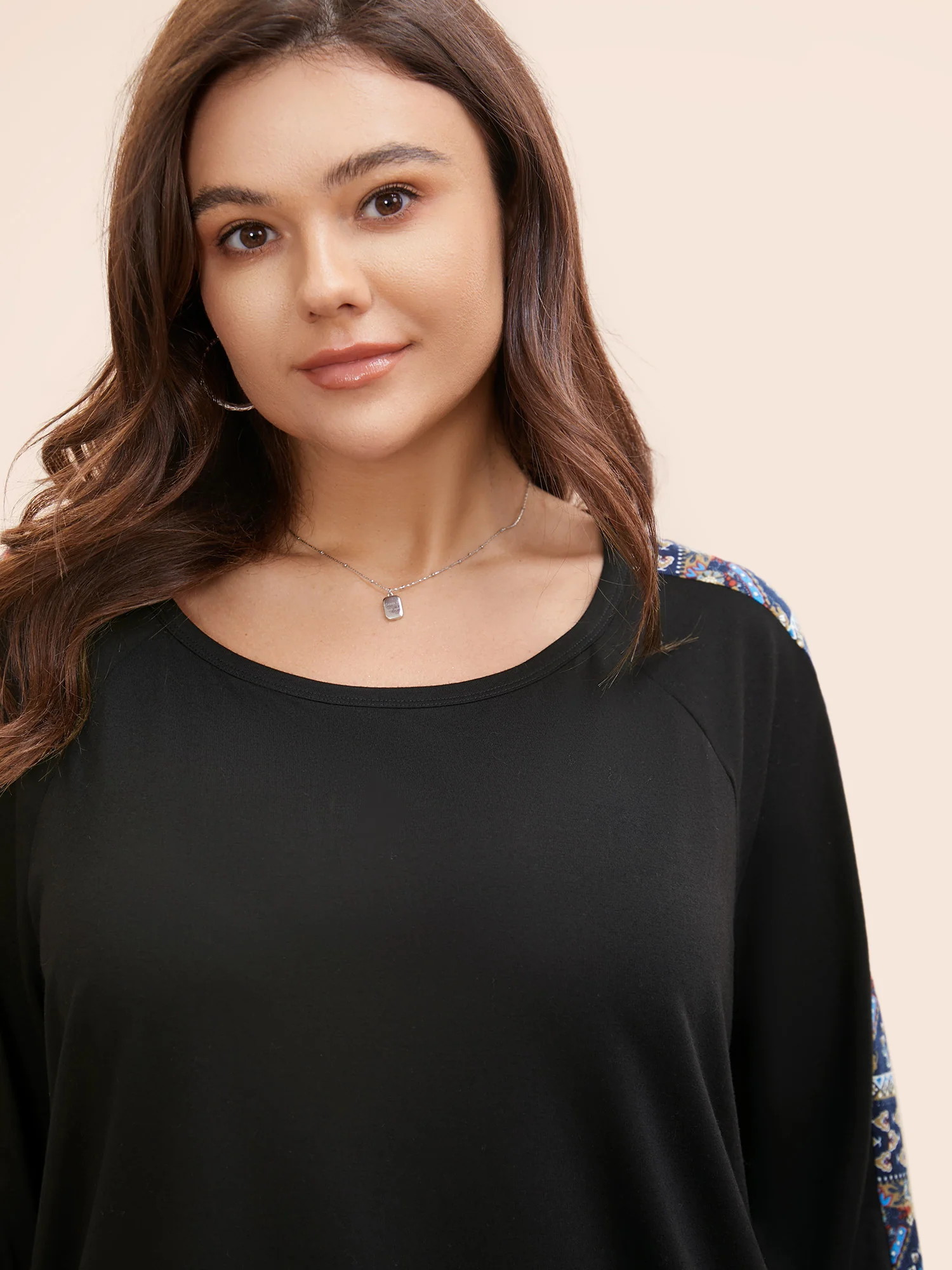 Bandana Print Patchwork Round Neck T-shirt - Image 4