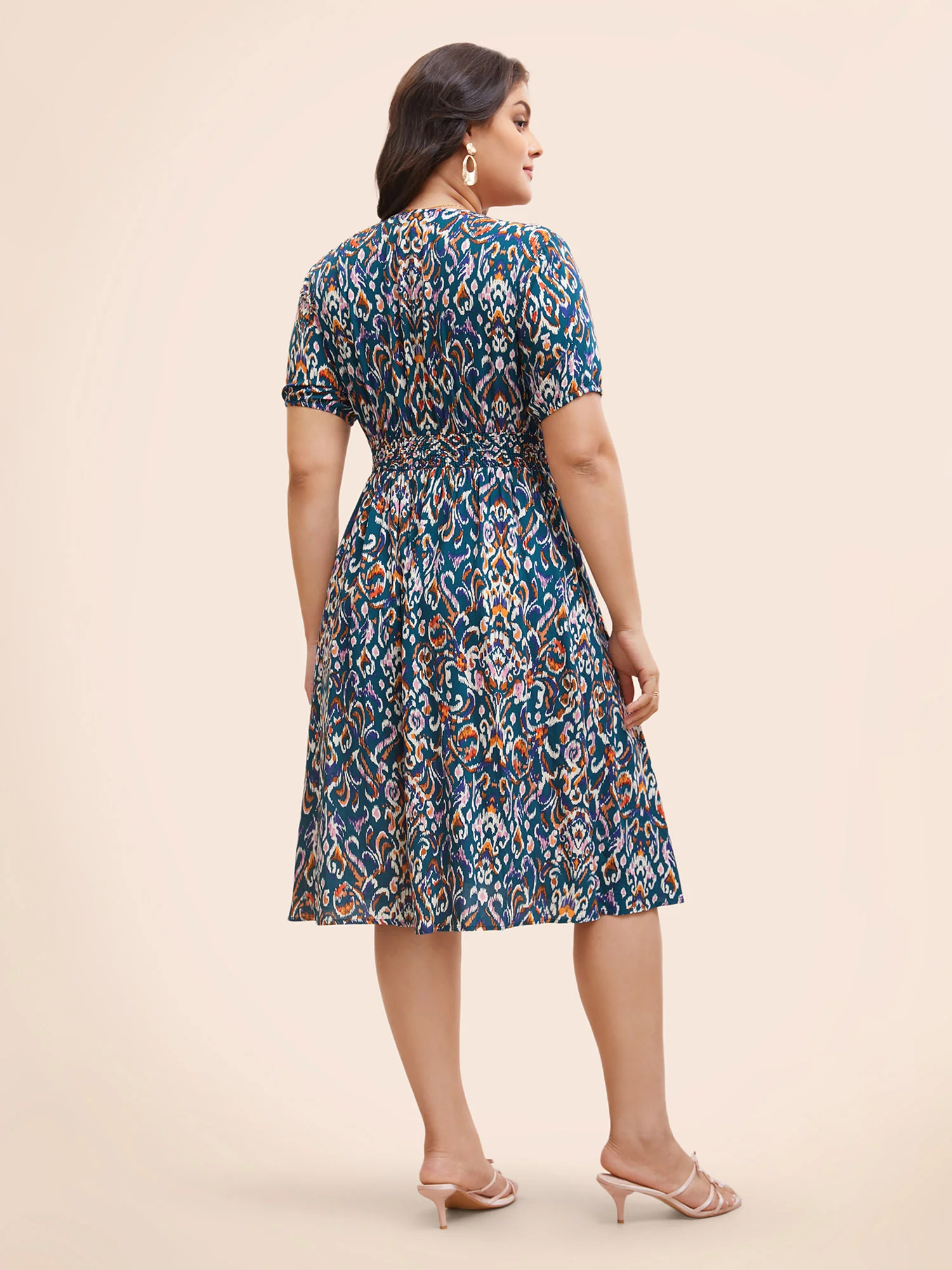 Bandana Print V Neck Shirred Gathered Dress - Image 4