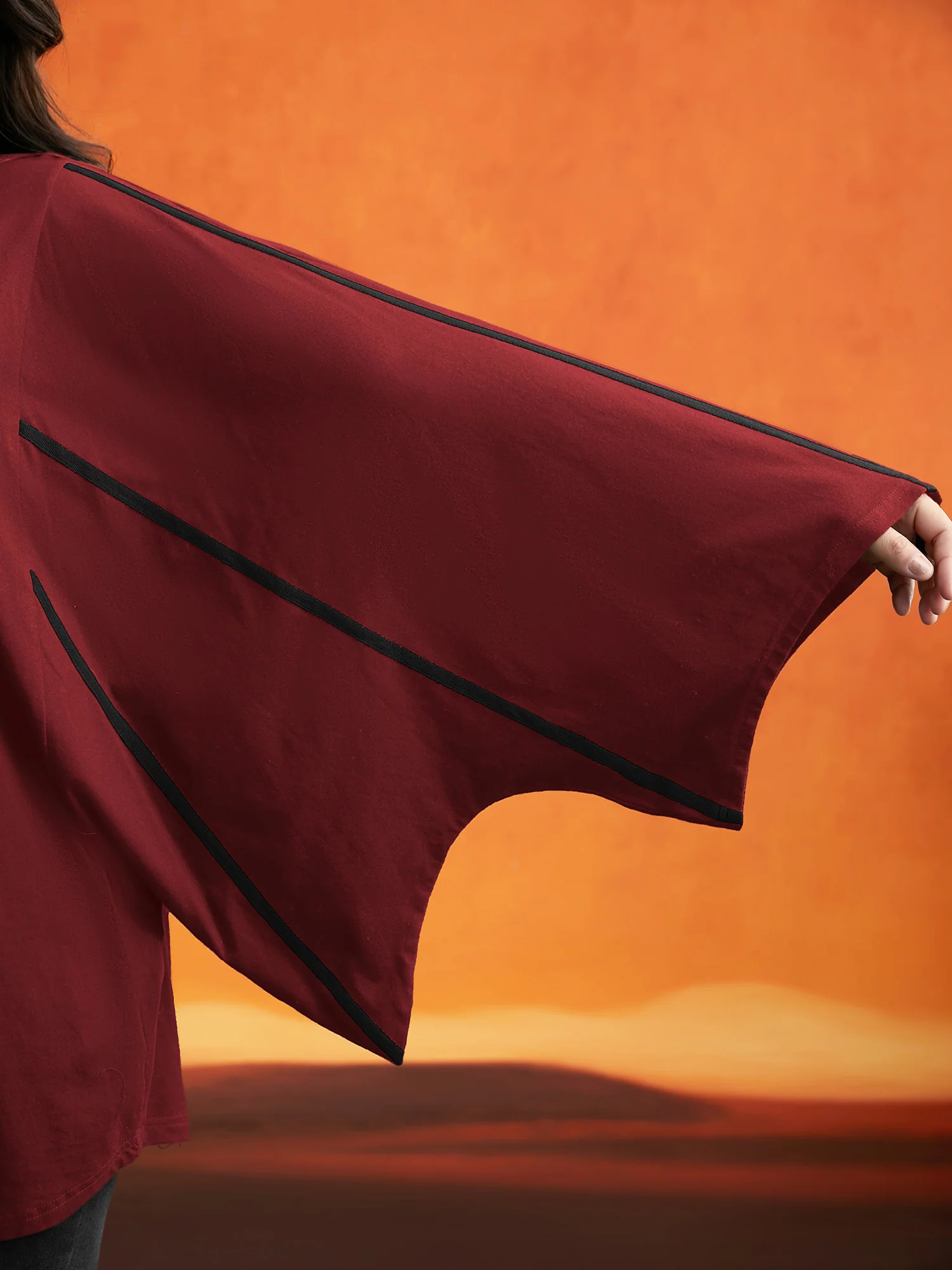 Bat Wing Shaped Sleeves T-shirt - Image 4