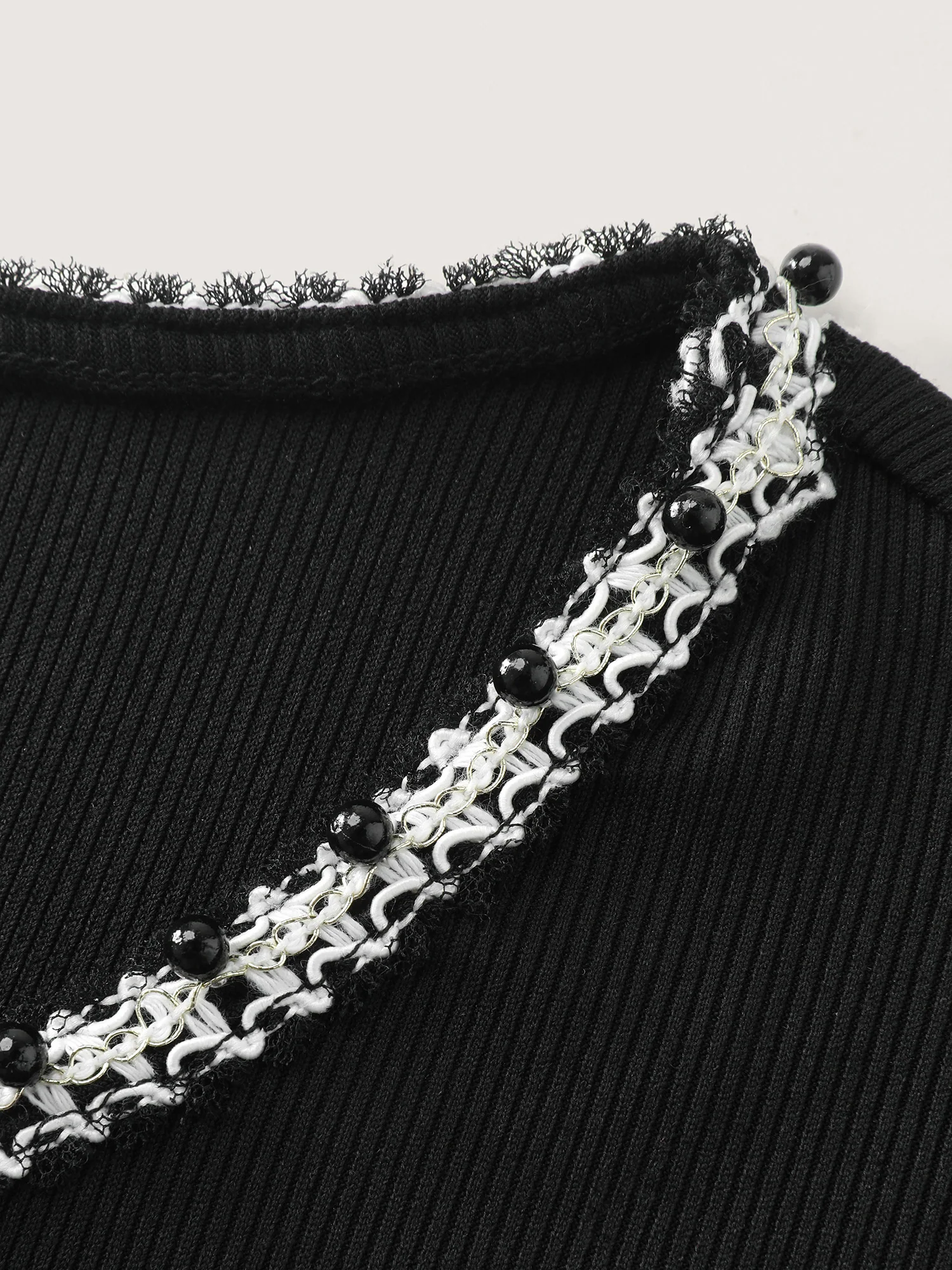 Beaded Neckline Stretchy Plain T-Shirt - Image 7