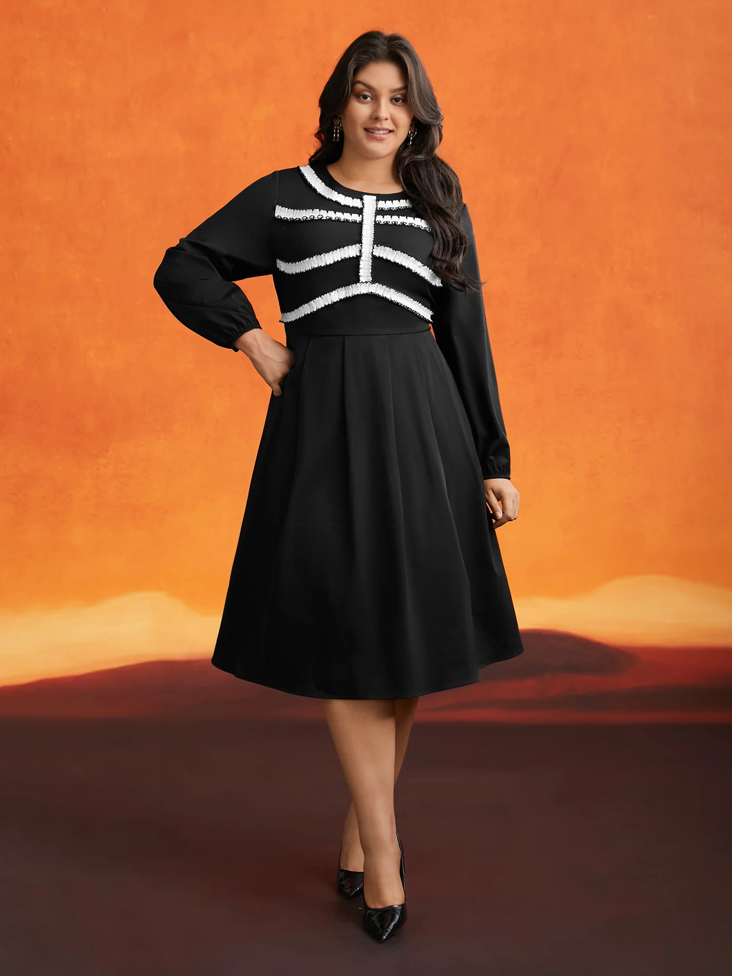 Black And White Pleated Ribbon Midi Dress - Image 2