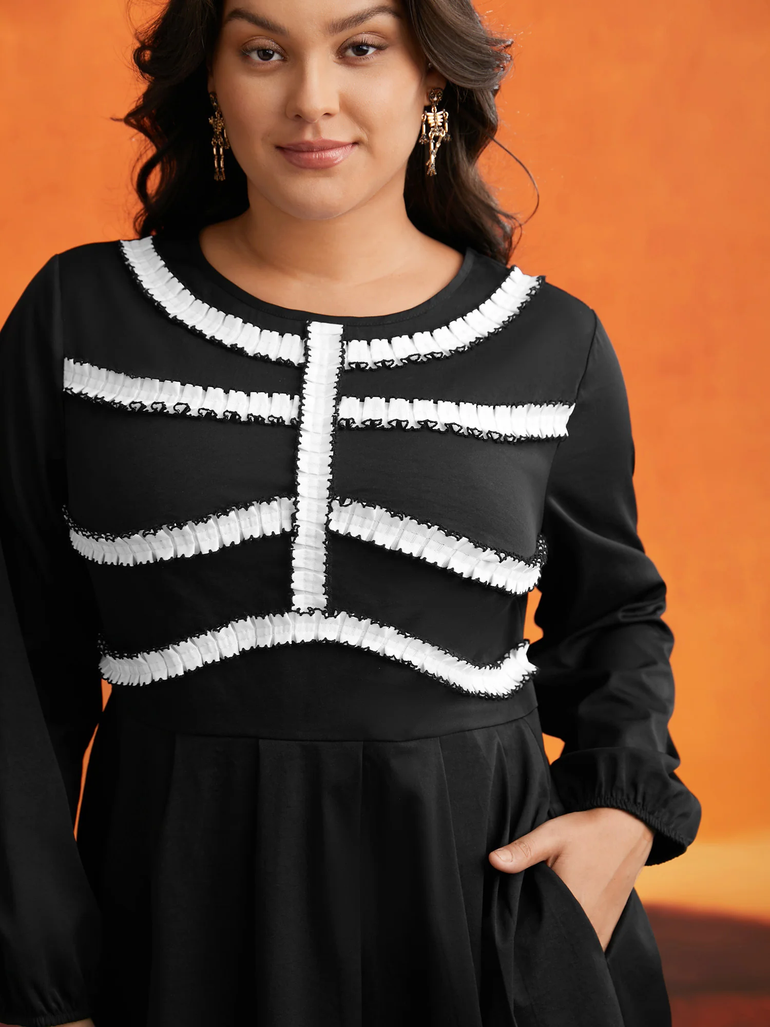 Black And White Pleated Ribbon Midi Dress - Image 4