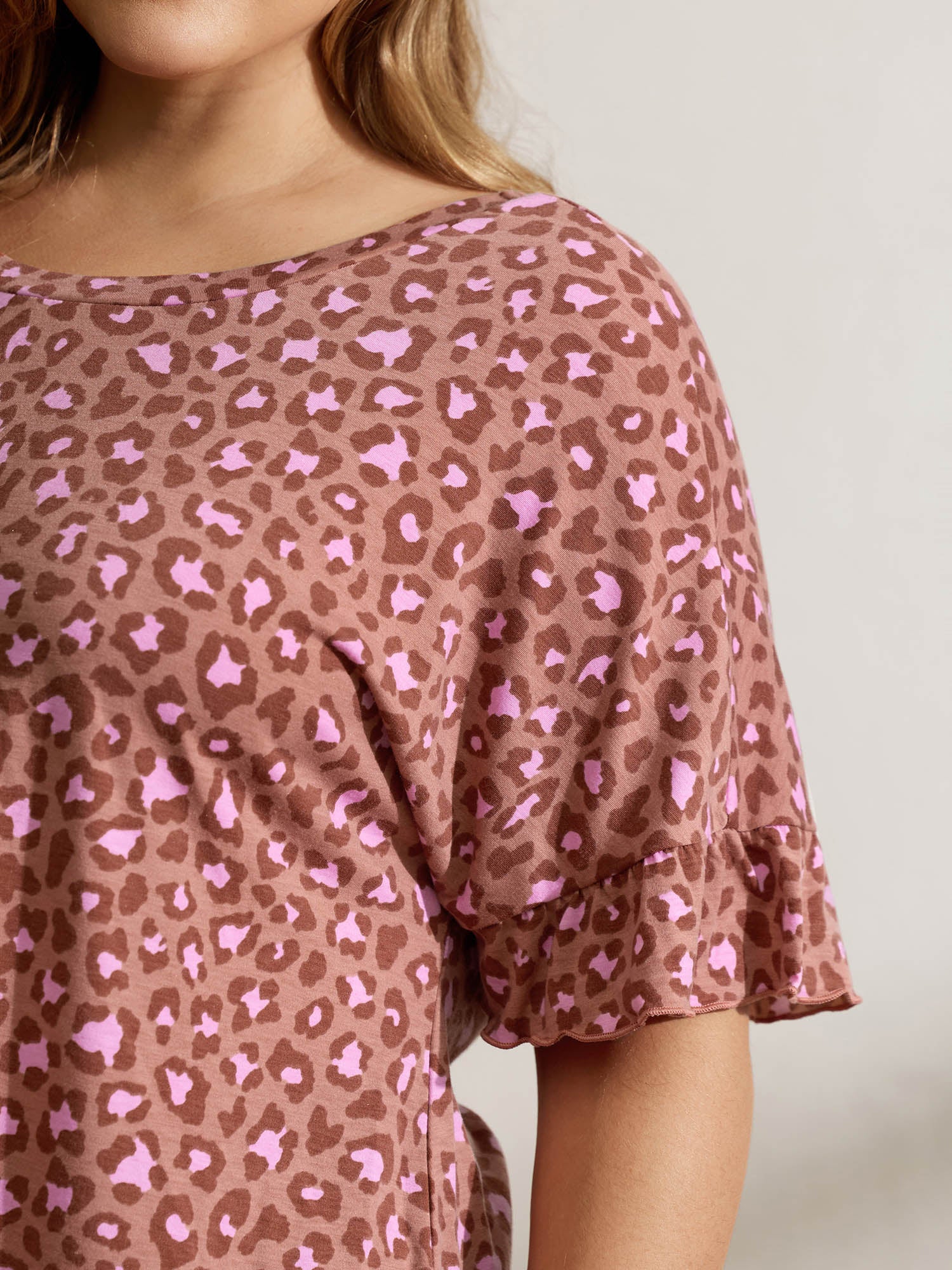 Blushing Leopard Print Cross-Strap Back T-Shirt - Image 4