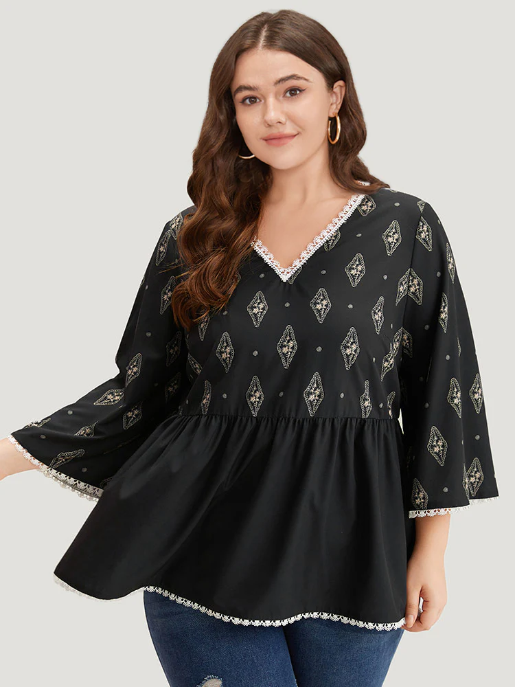 Boho Print Guipure Lace V Neck Bell Sleeve Blouse - Image 2