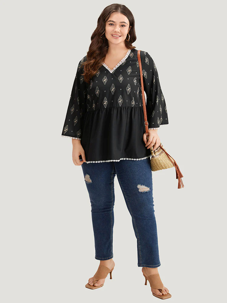 Boho Print Guipure Lace V Neck Bell Sleeve Blouse - Image 4