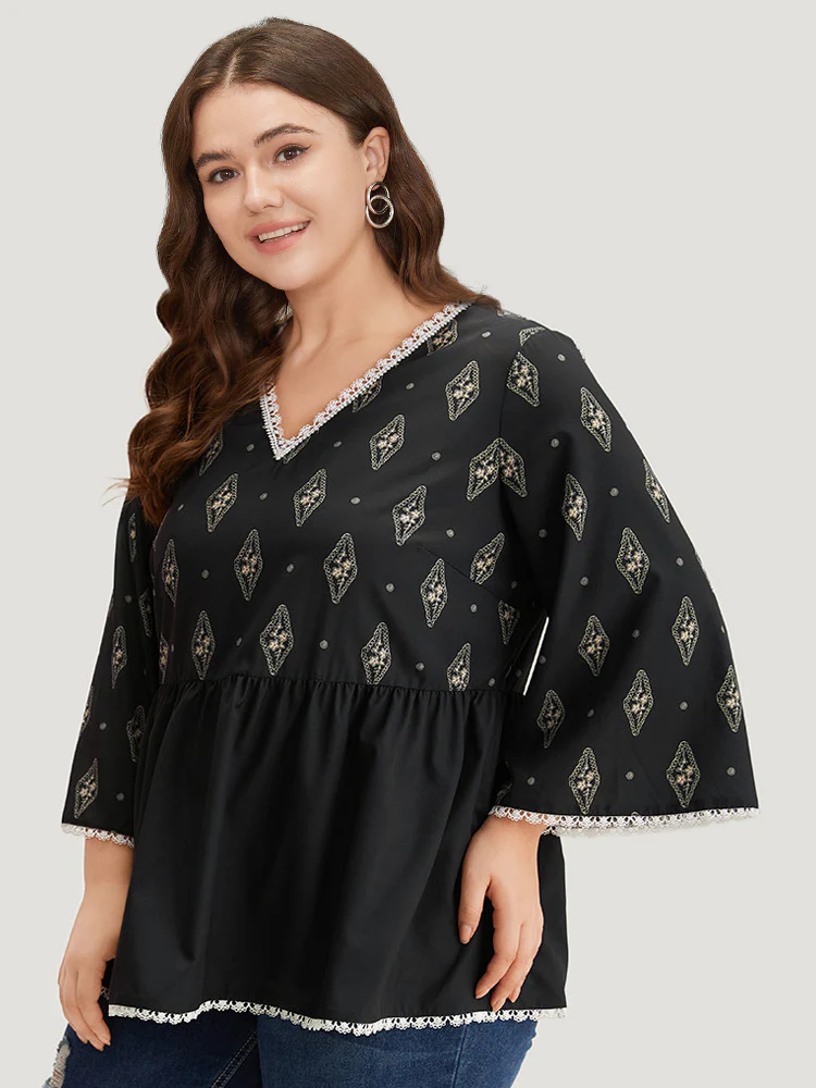 Boho Print Guipure Lace V Neck Bell Sleeve Blouse - Image 5