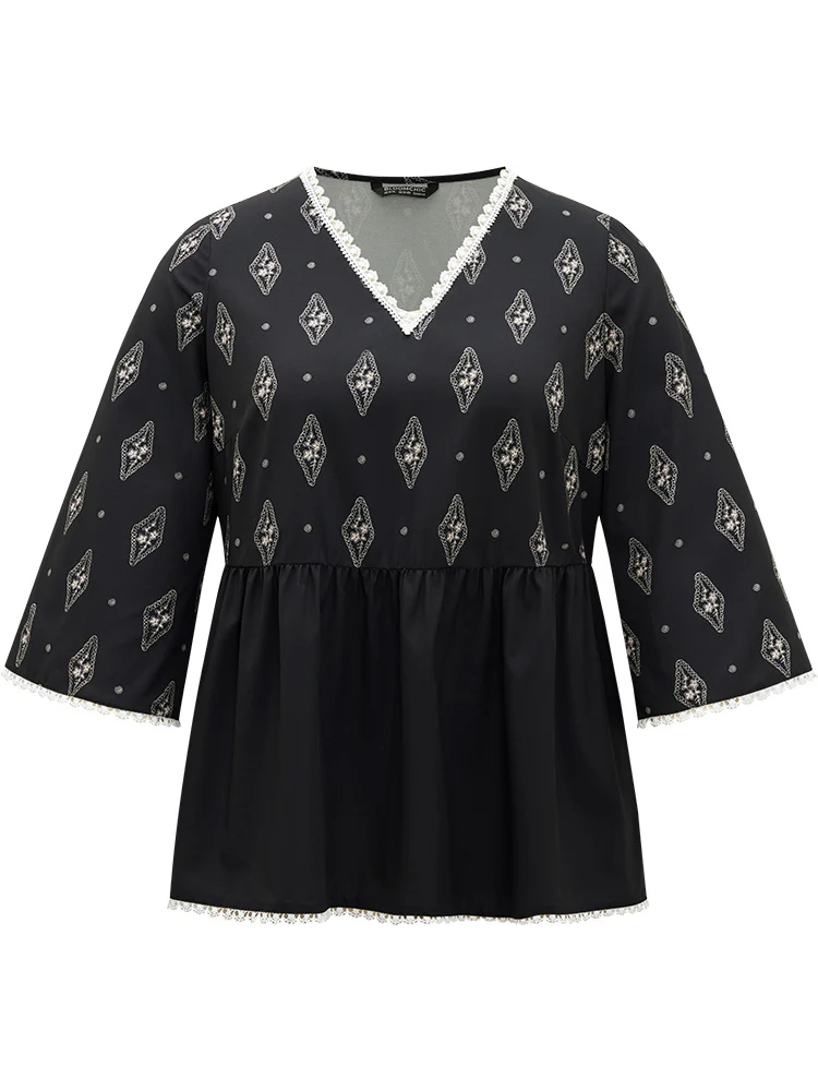 Boho Print Guipure Lace V Neck Bell Sleeve Blouse - Image 9