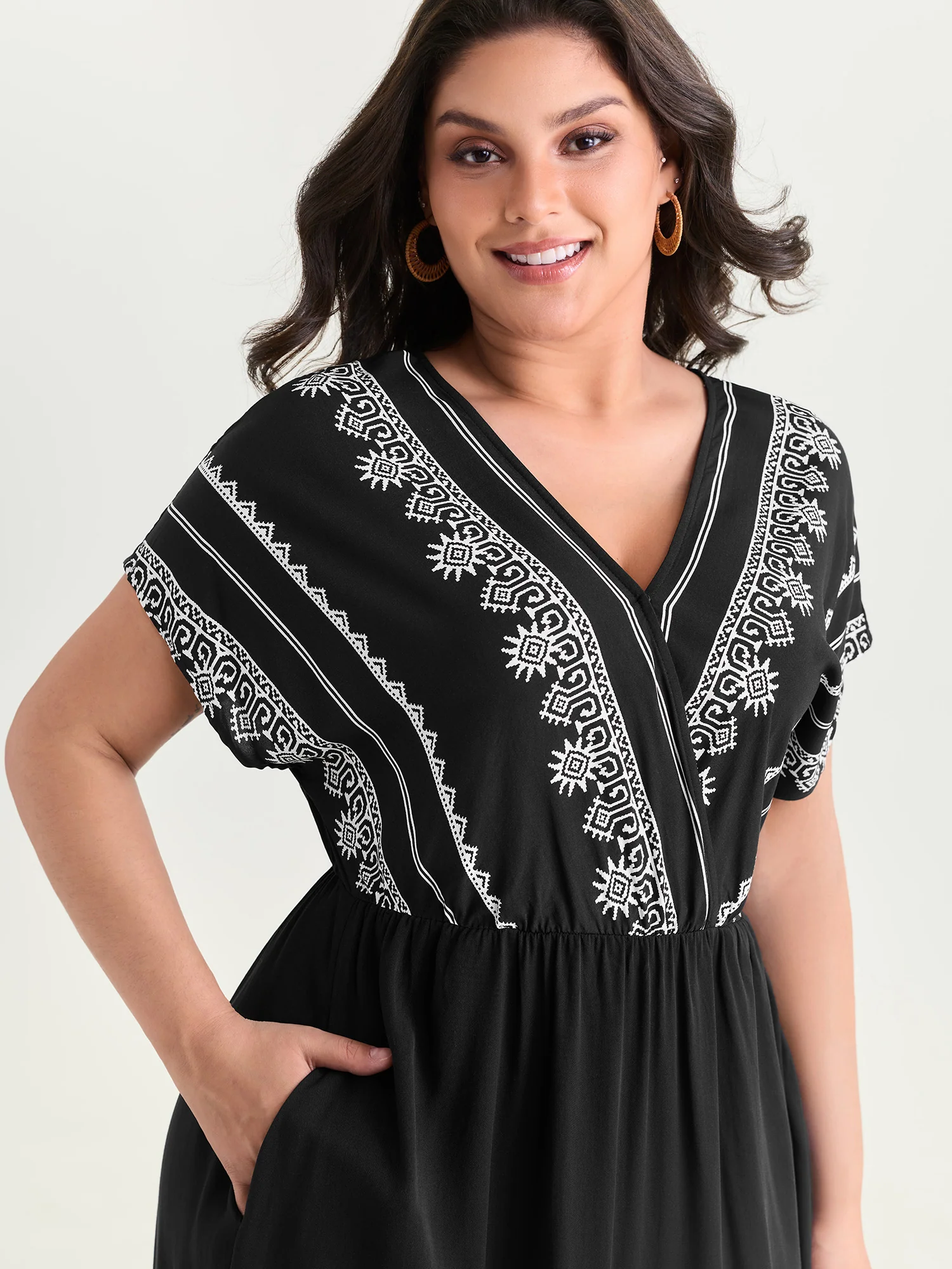 Boho Geometric Print V-Neck Maxi Dress - Image 2
