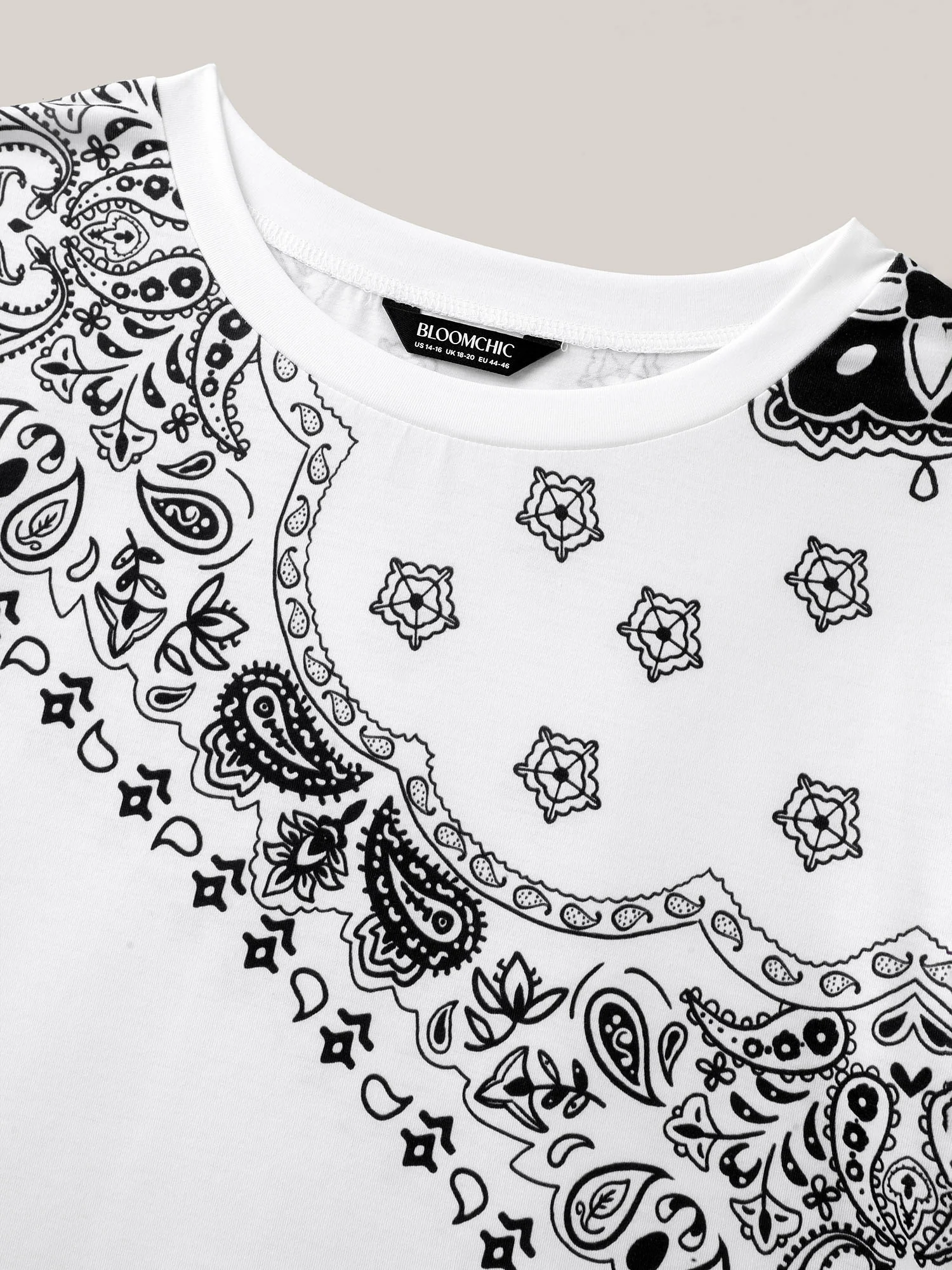 Boho Print Plain Crewneck T-Shirt - Image 6