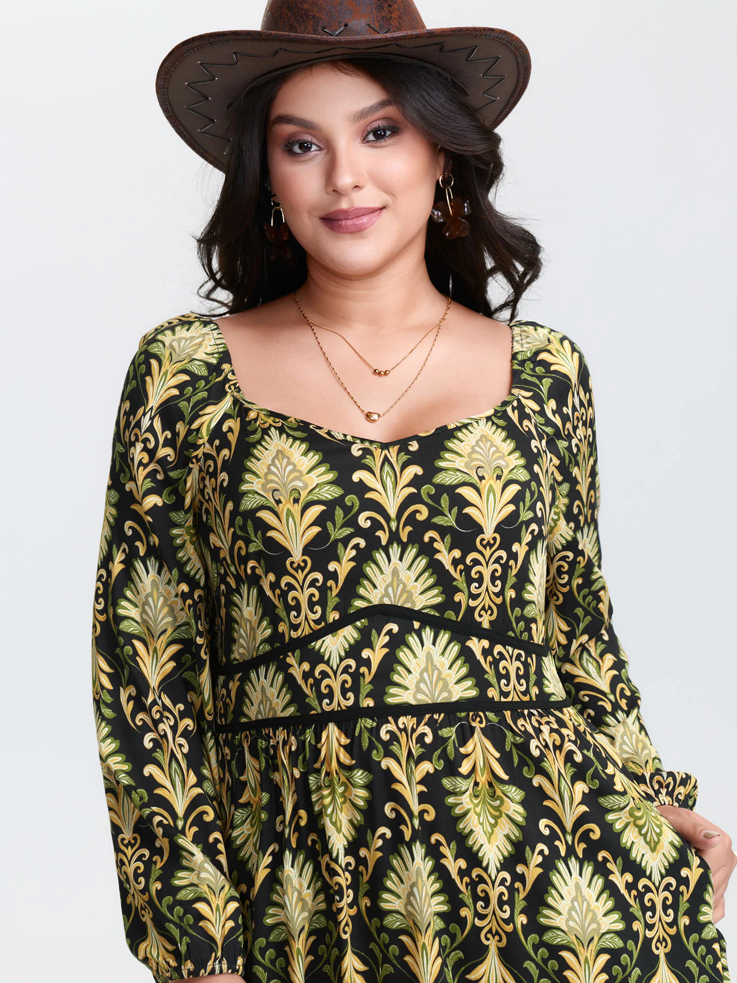 Boho Print Triangular Waist Shirred Maxi Dress - Image 3