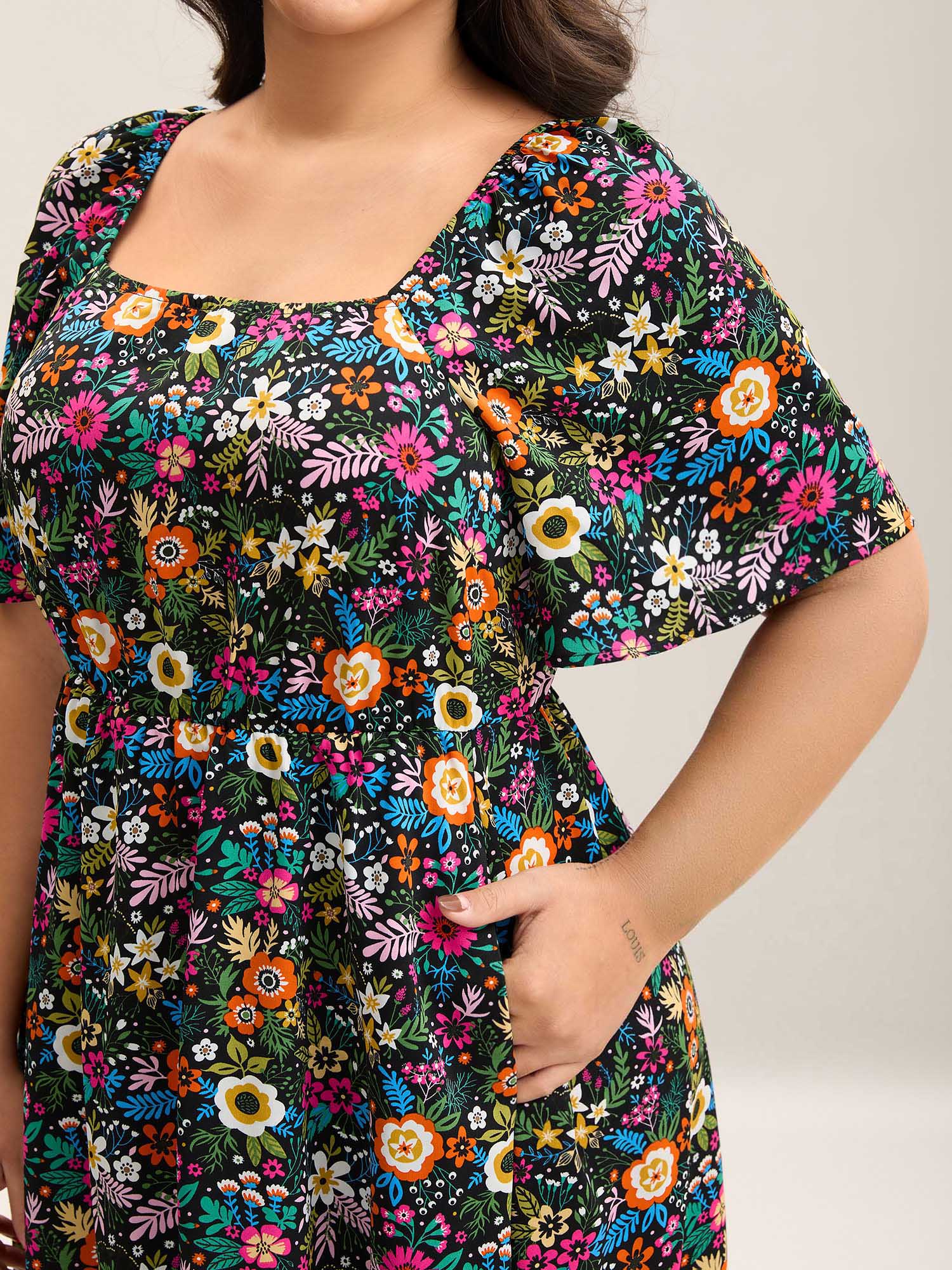 Bold Floral Print Pockets Midi Dress - Image 2