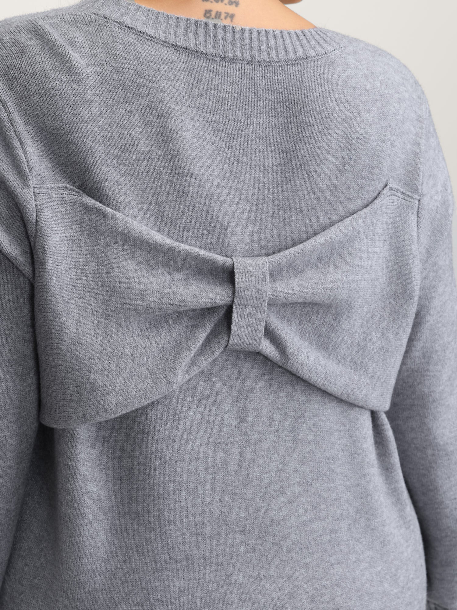 Bow Detail Ribbed Hem Pullover - Image 4