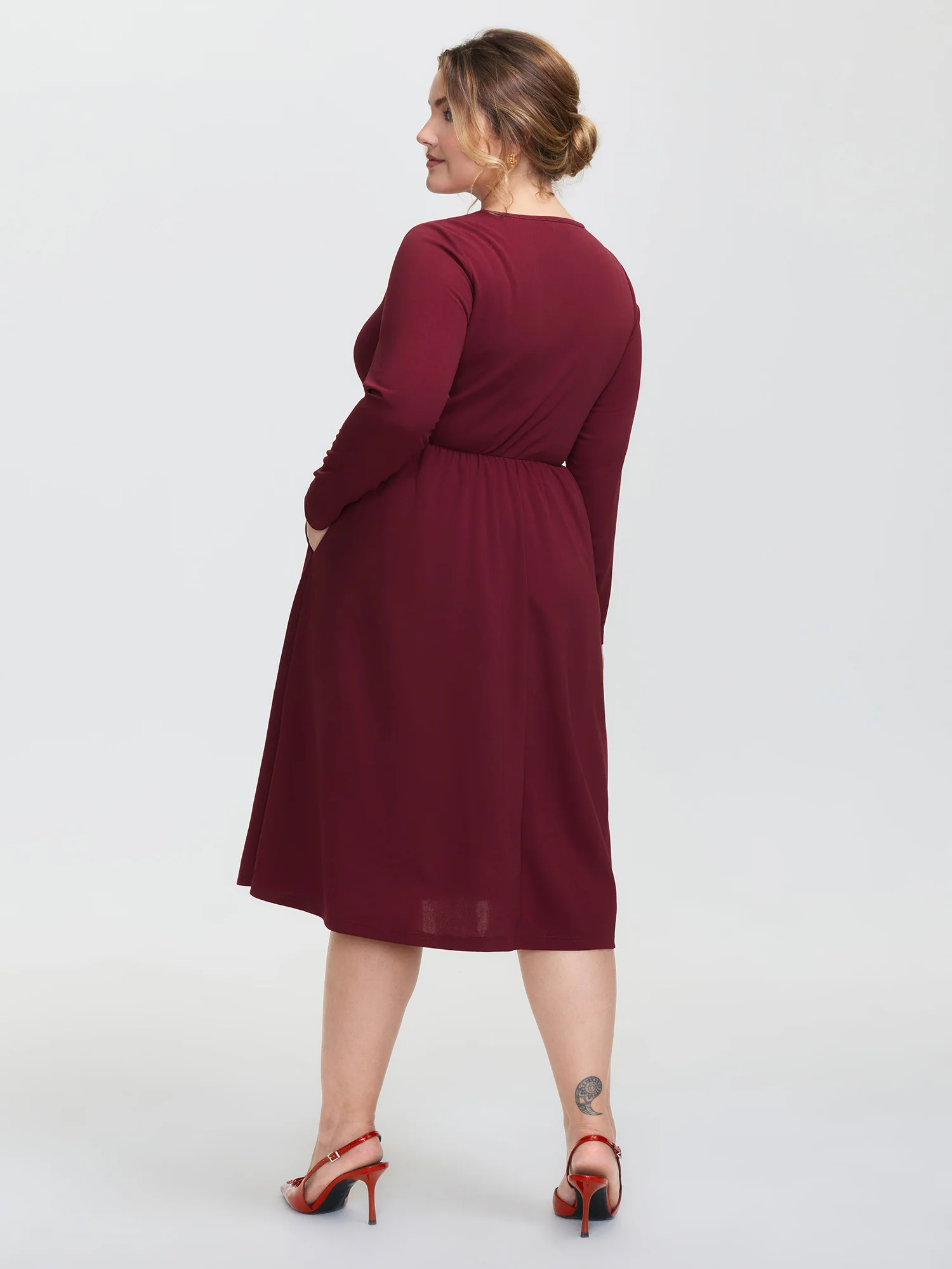 Bowknot Detail Pockets Knit Midi Dress - Image 4