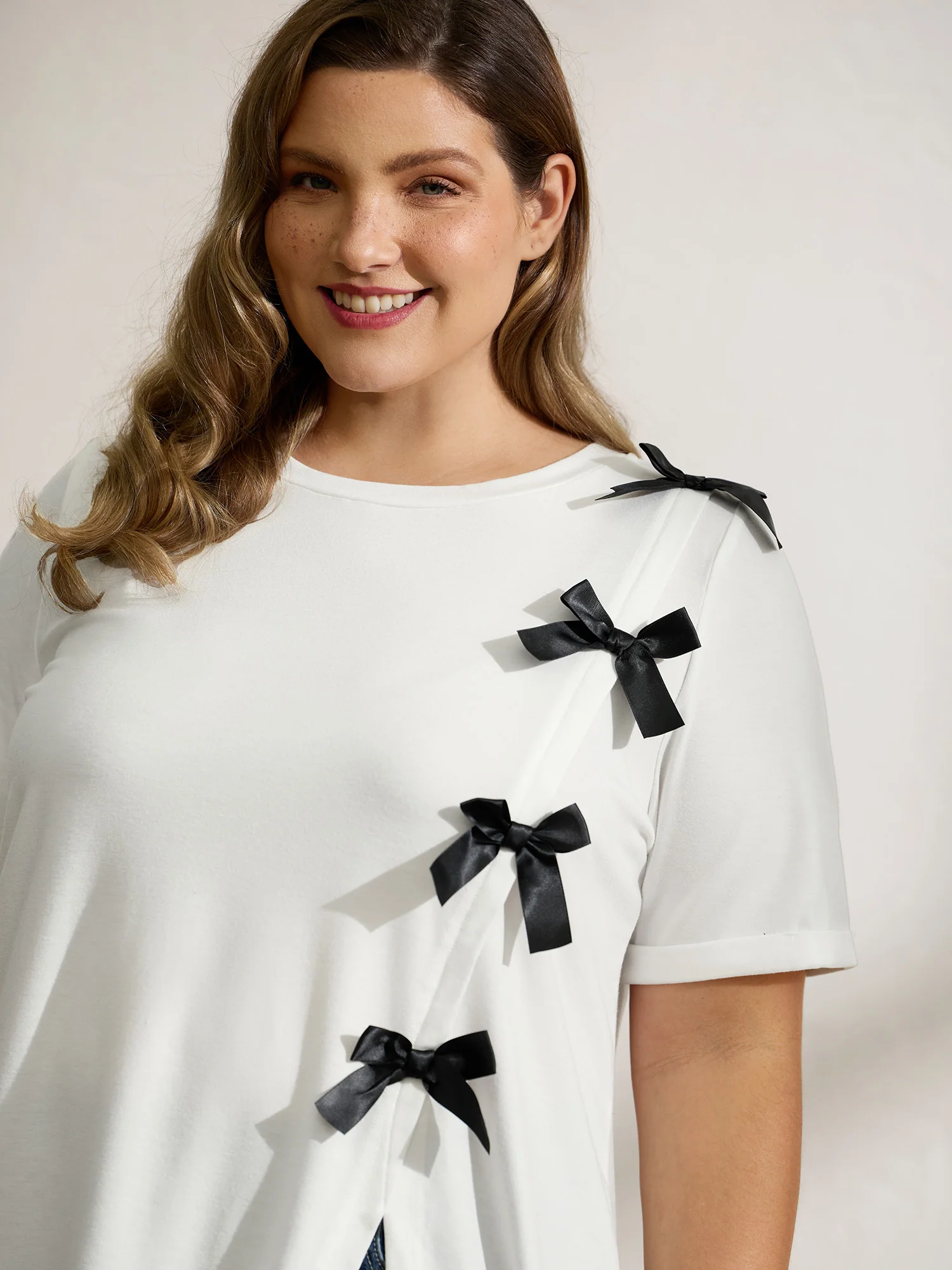 Bowknot Slit Round Neck T-Shirt - Image 2